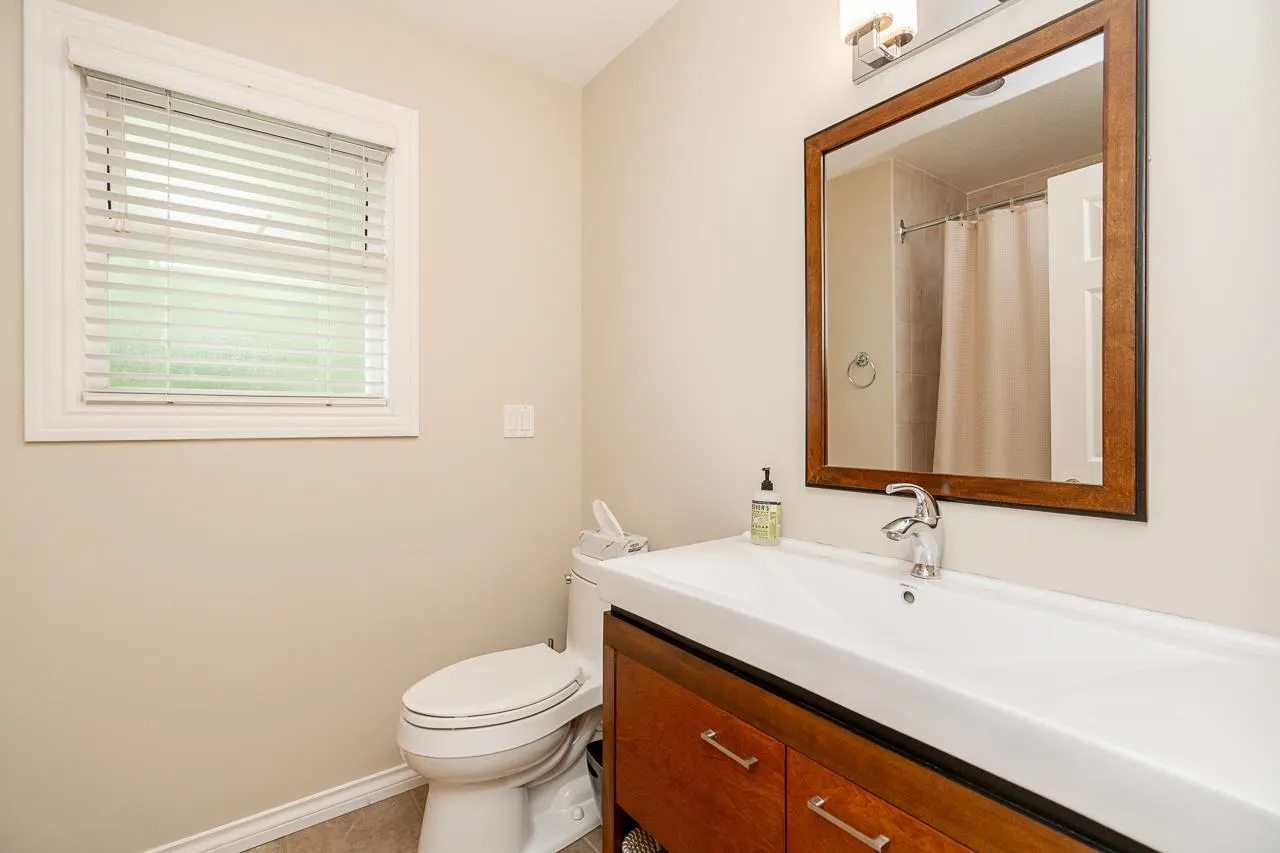 954 160b Street