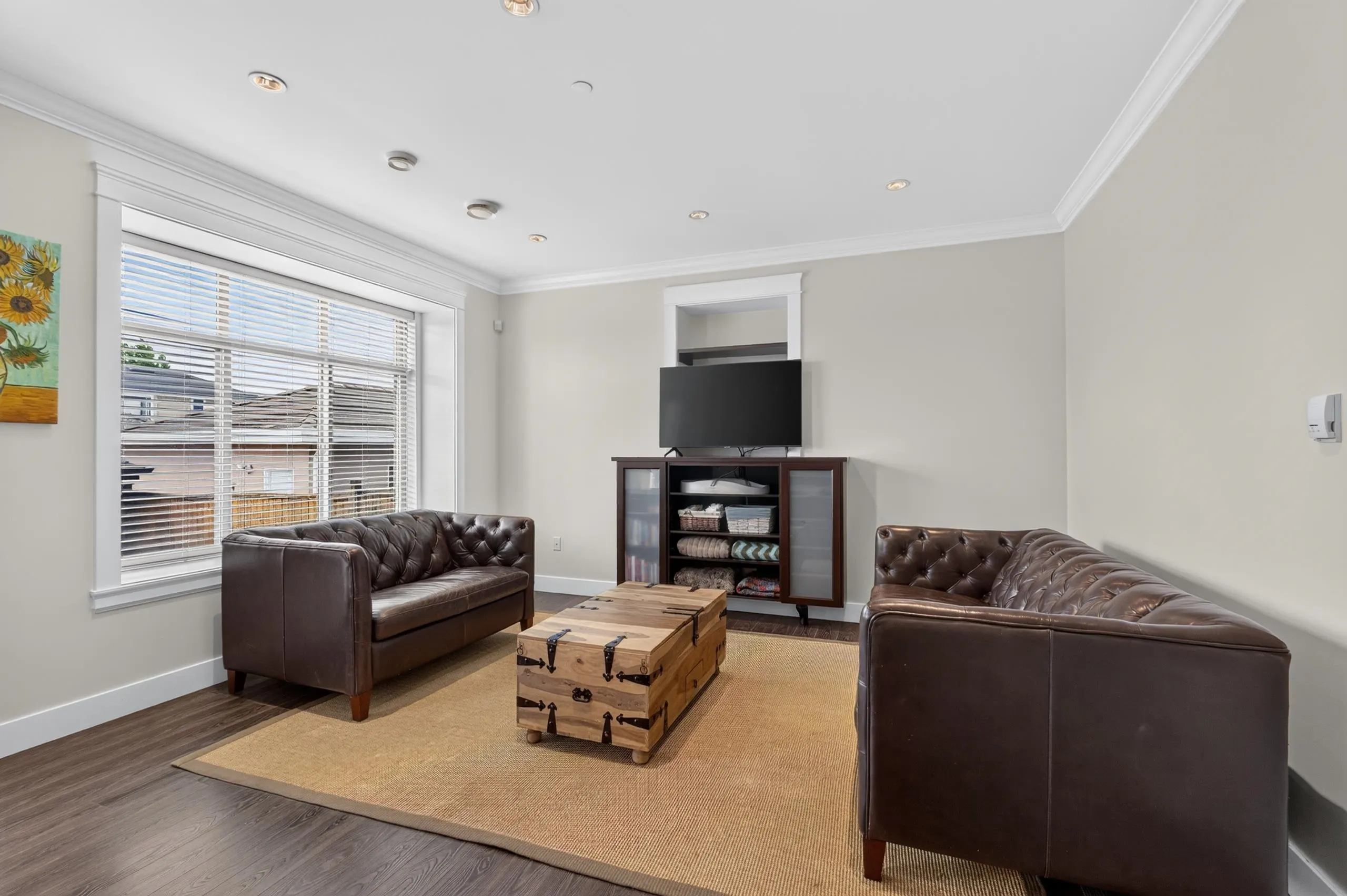 1010 E 55th Avenue
