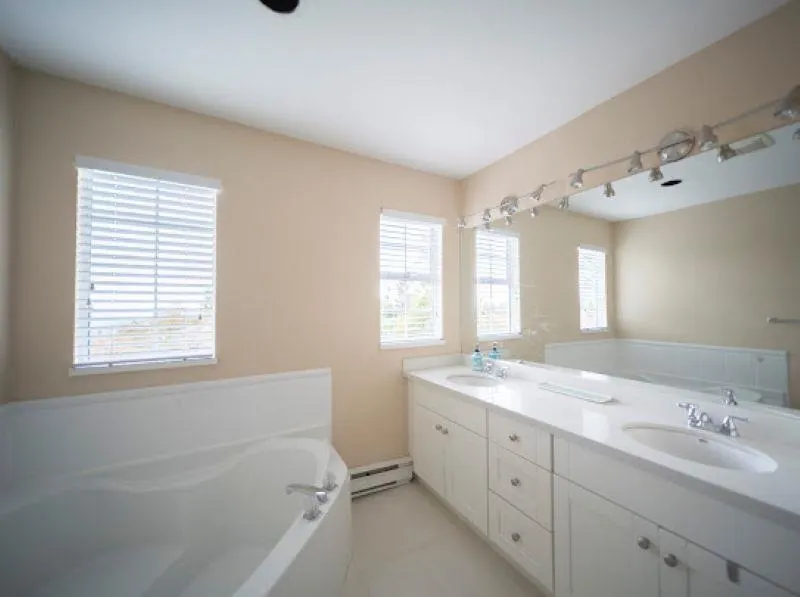 2880 Panorama Drive #103