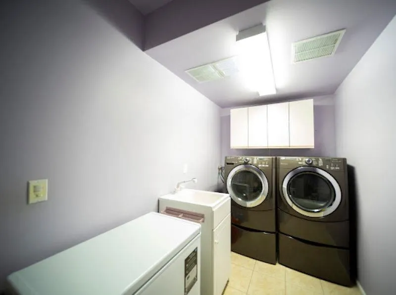 2880 Panorama Drive #103