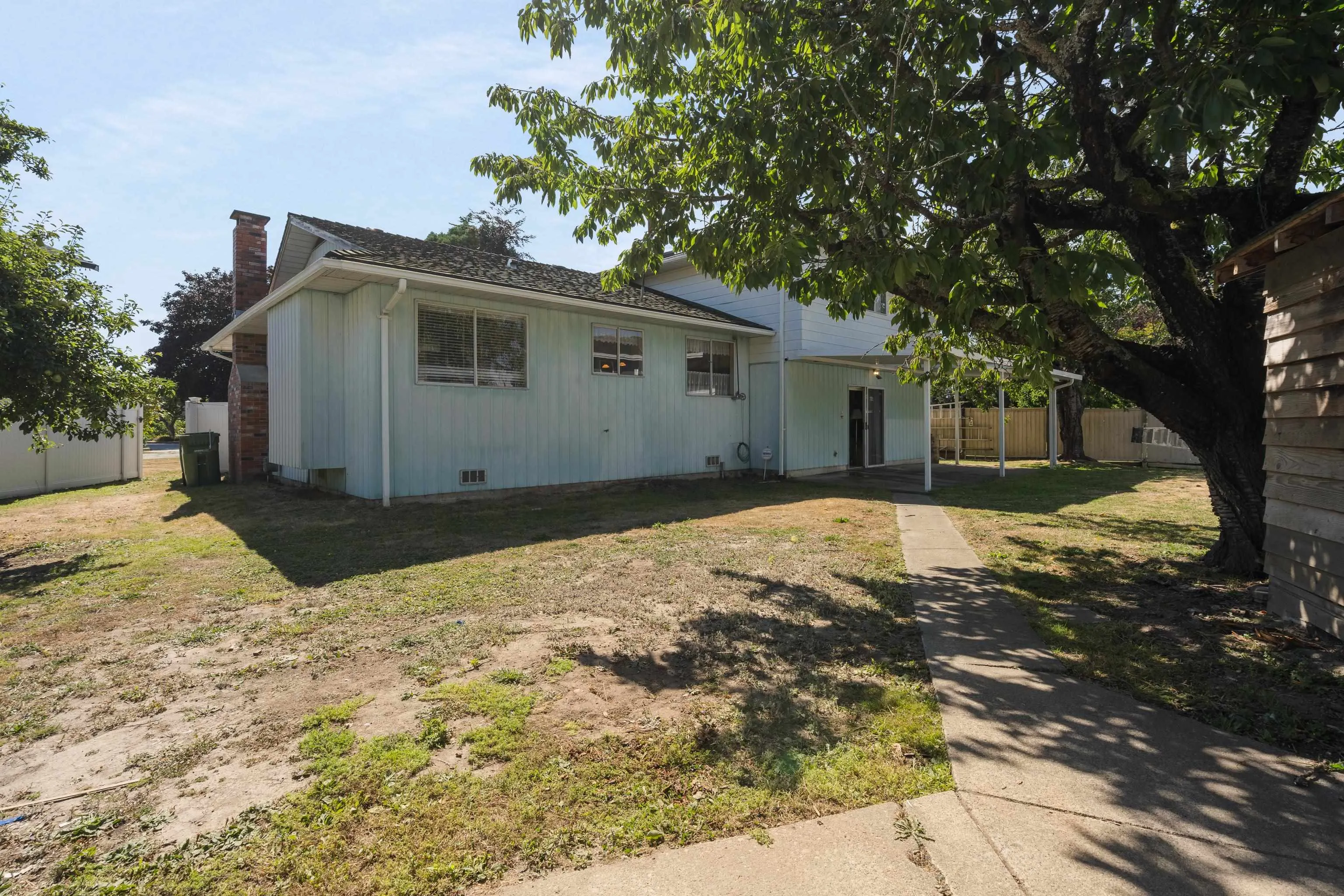8611 Rideau Drive