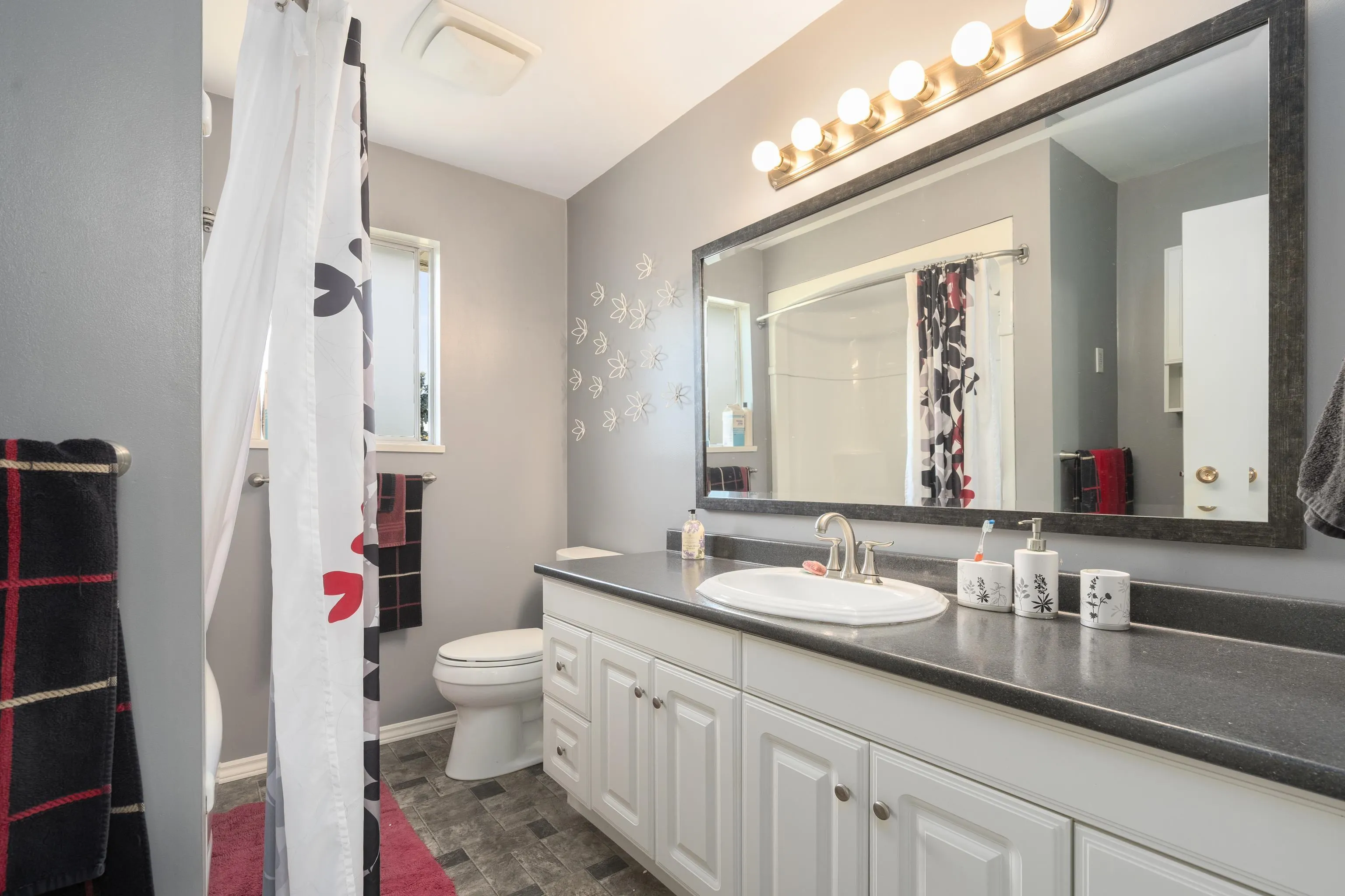 8611 Rideau Drive