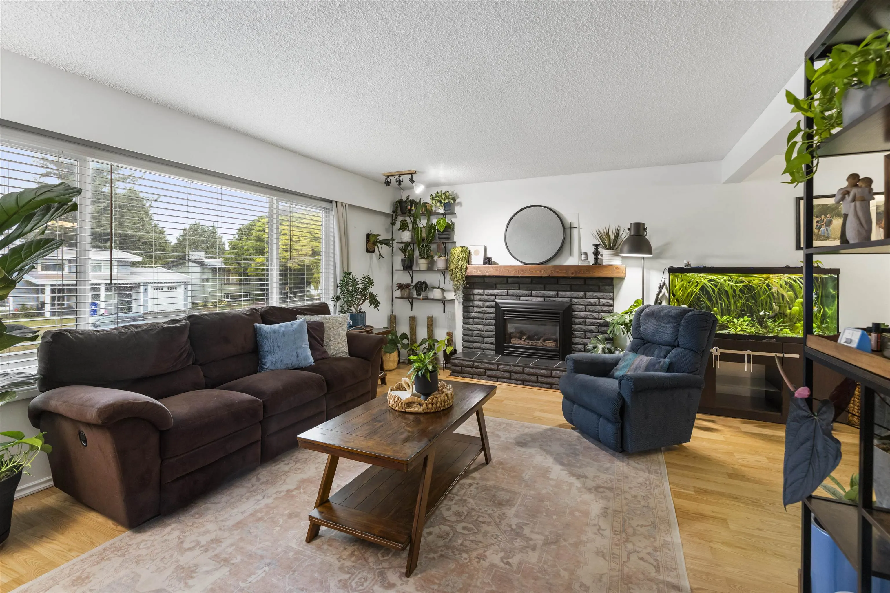 6486 Fern Street