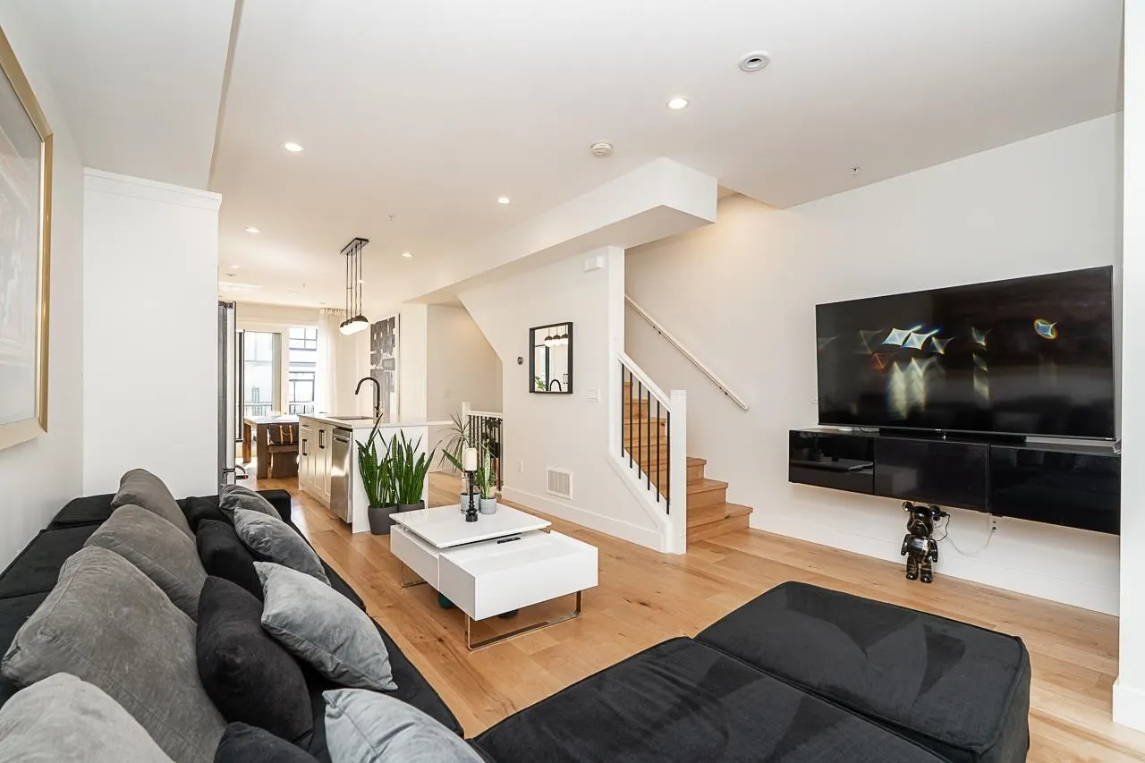 19624 56 Avenue #22