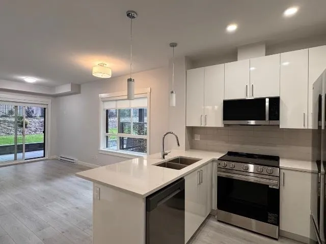 33886 Pine #112