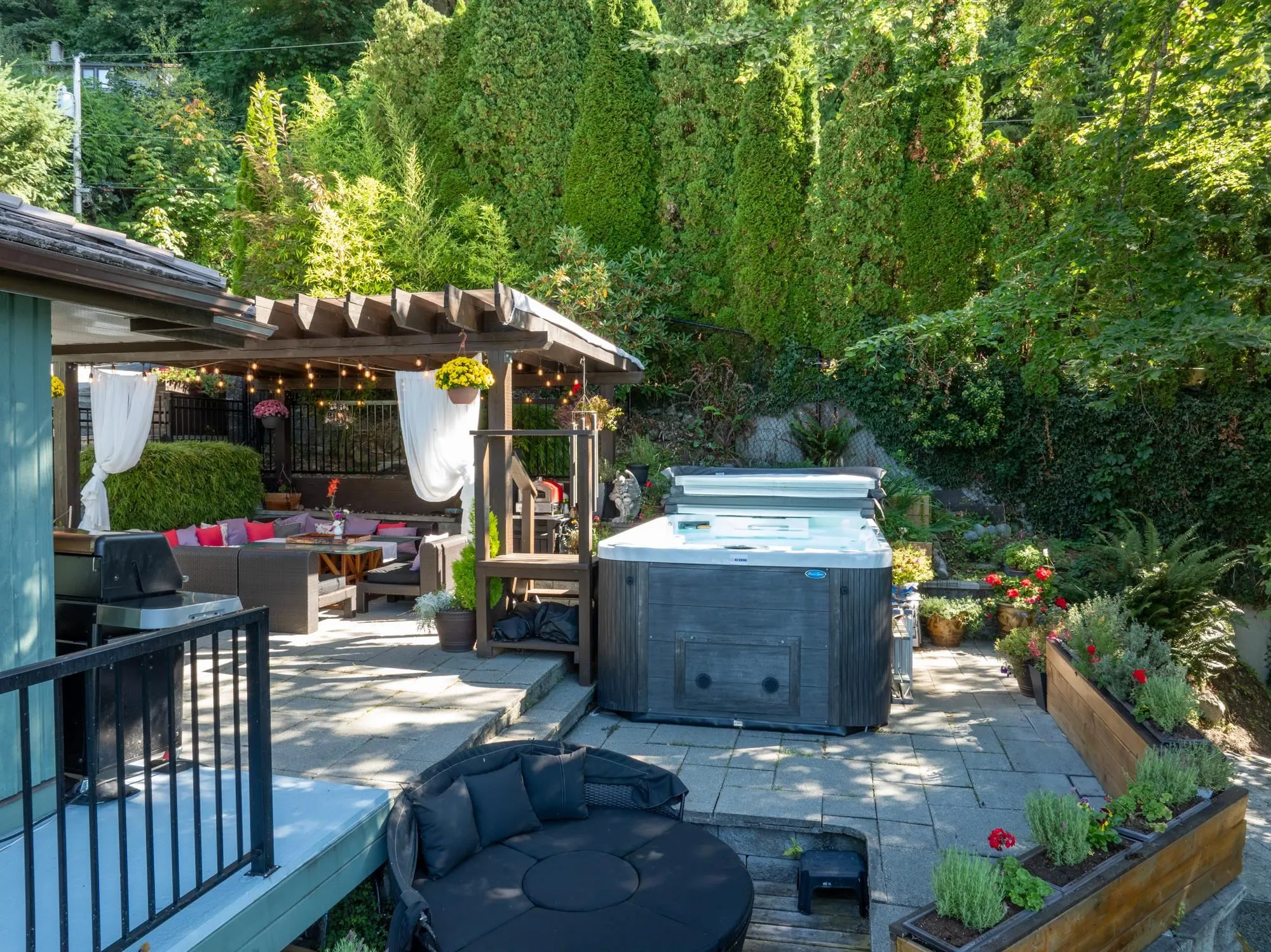 350 Bayview Place