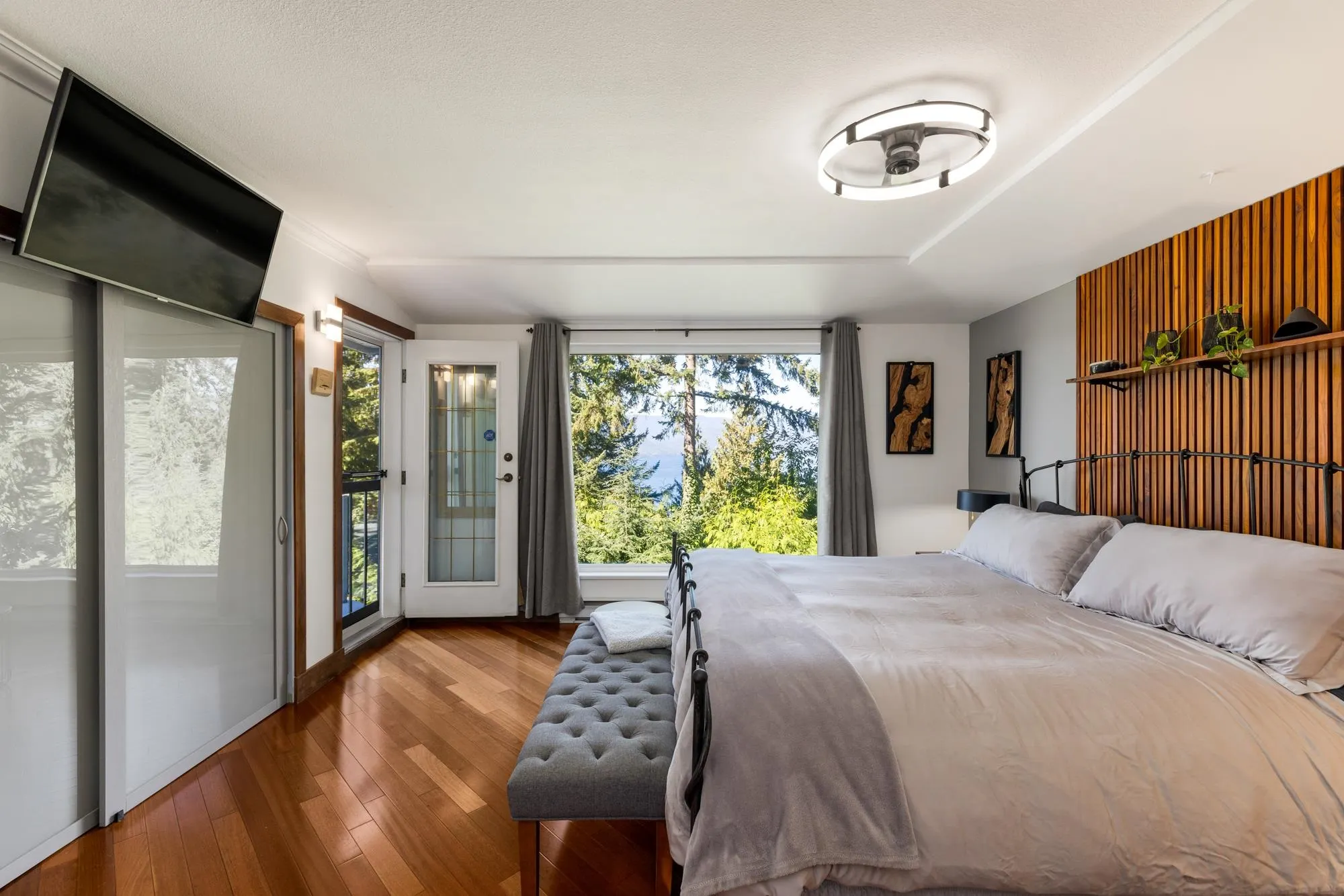 350 Bayview Place