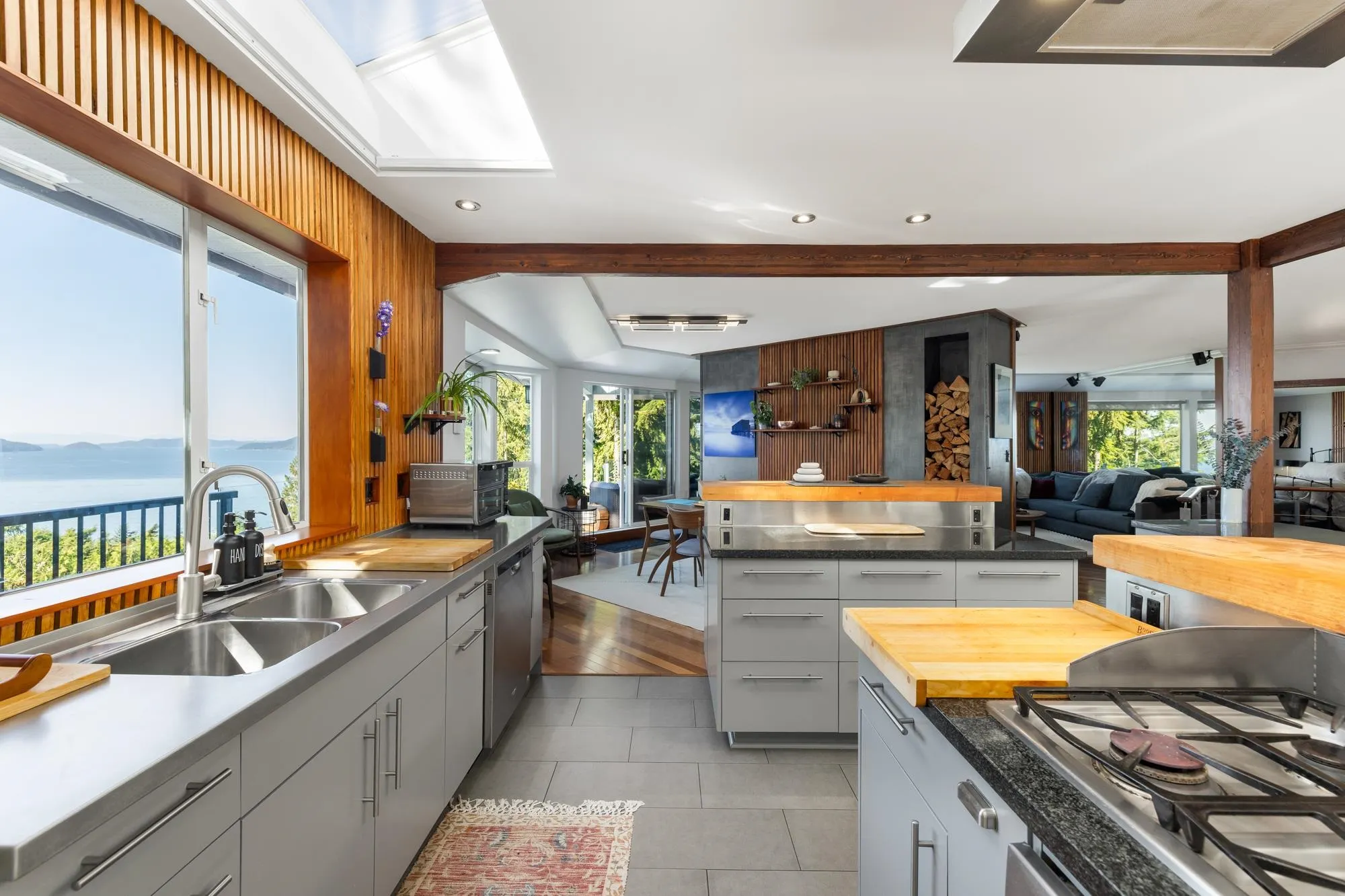 350 Bayview Place