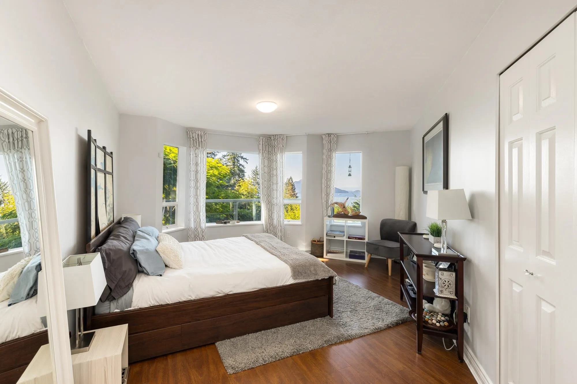 350 Bayview Place