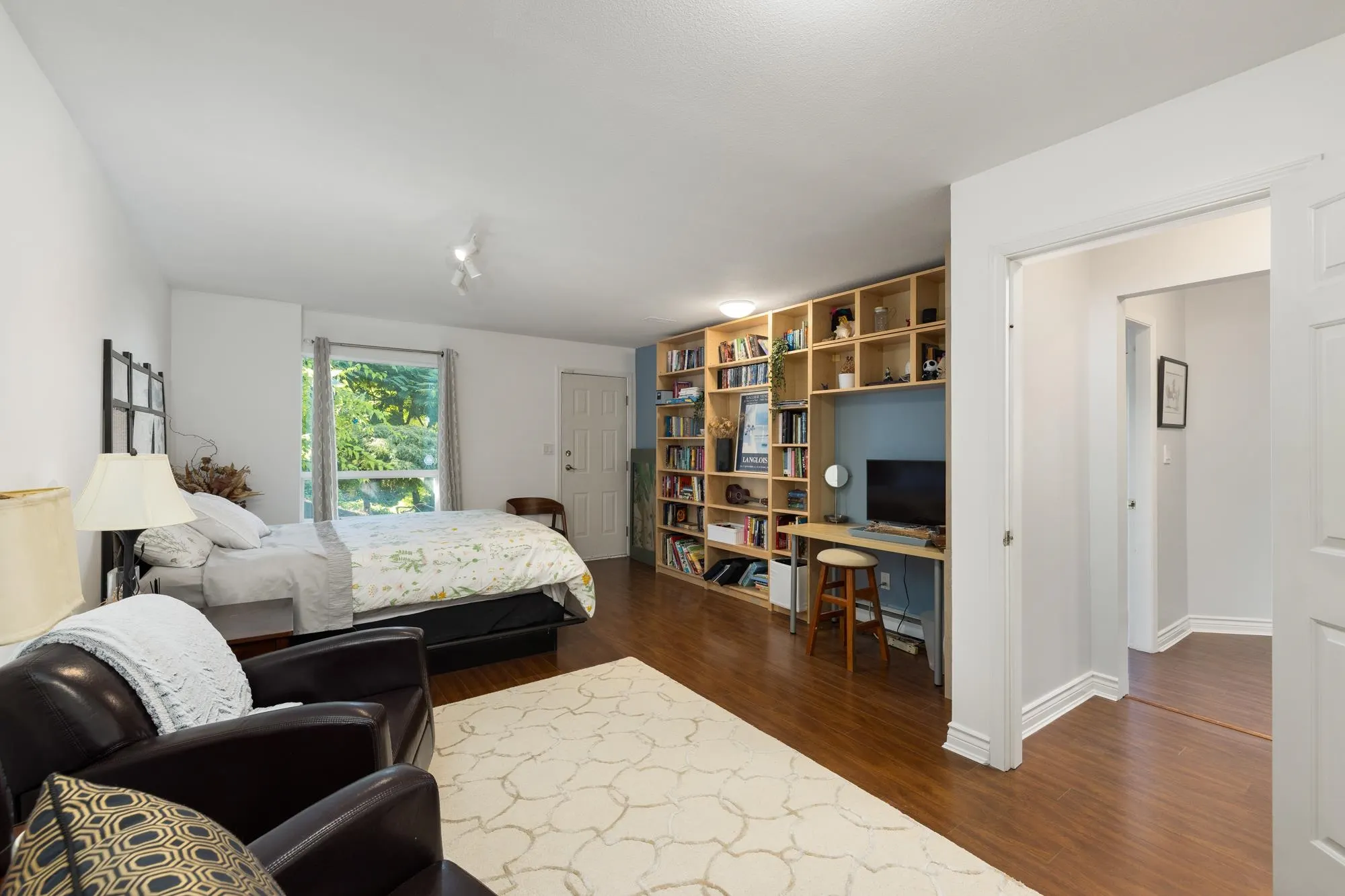 350 Bayview Place