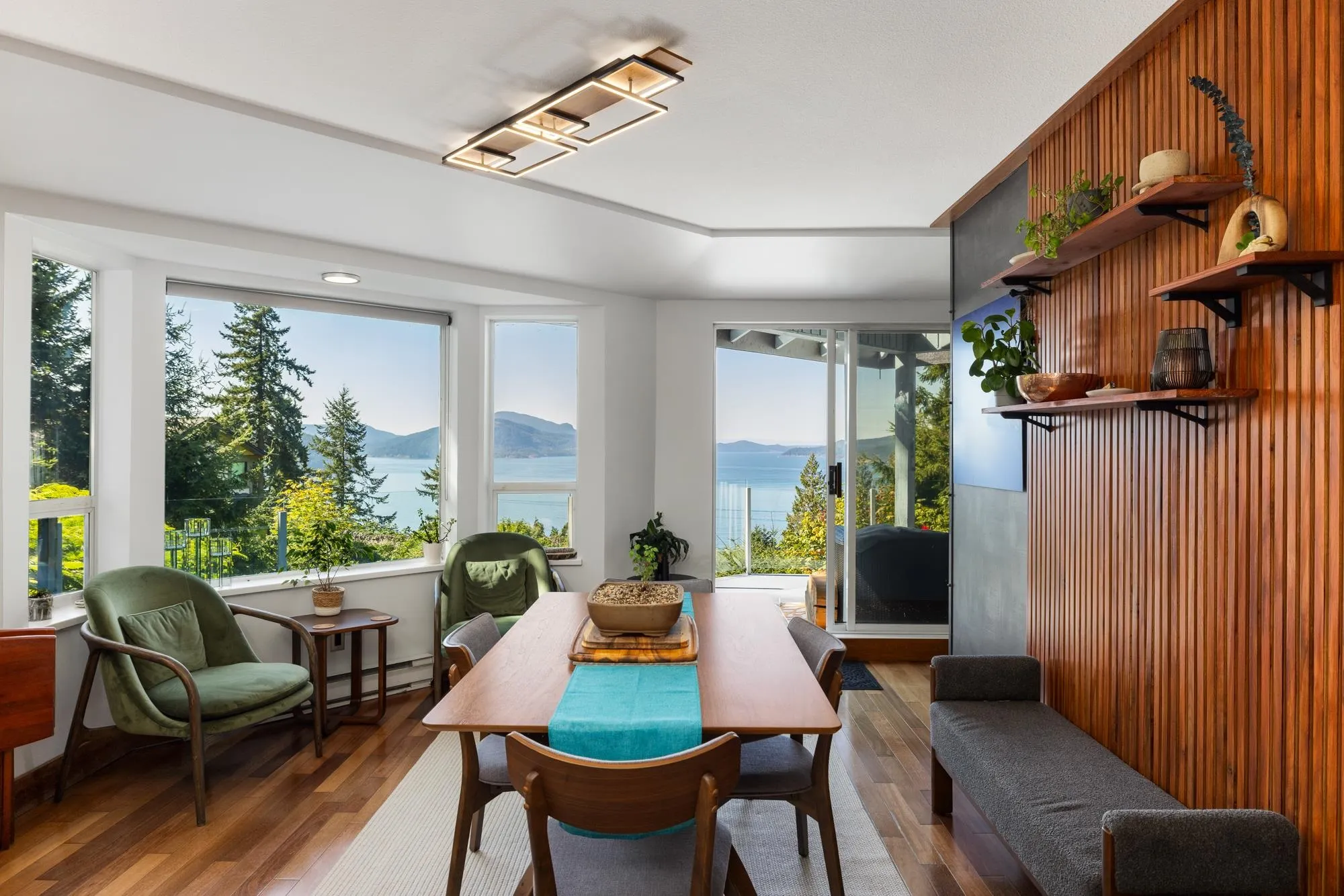 350 Bayview Place
