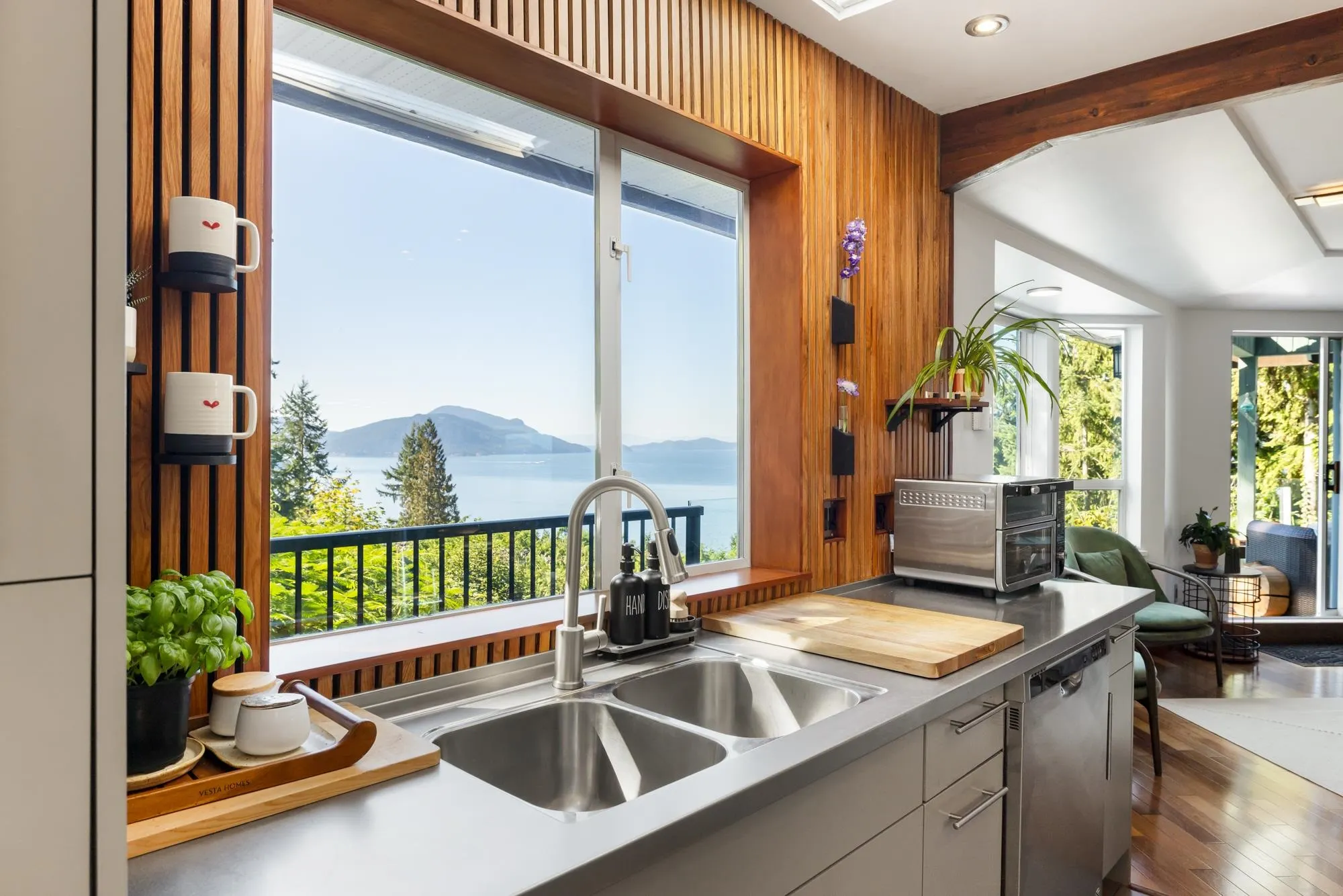 350 Bayview Place