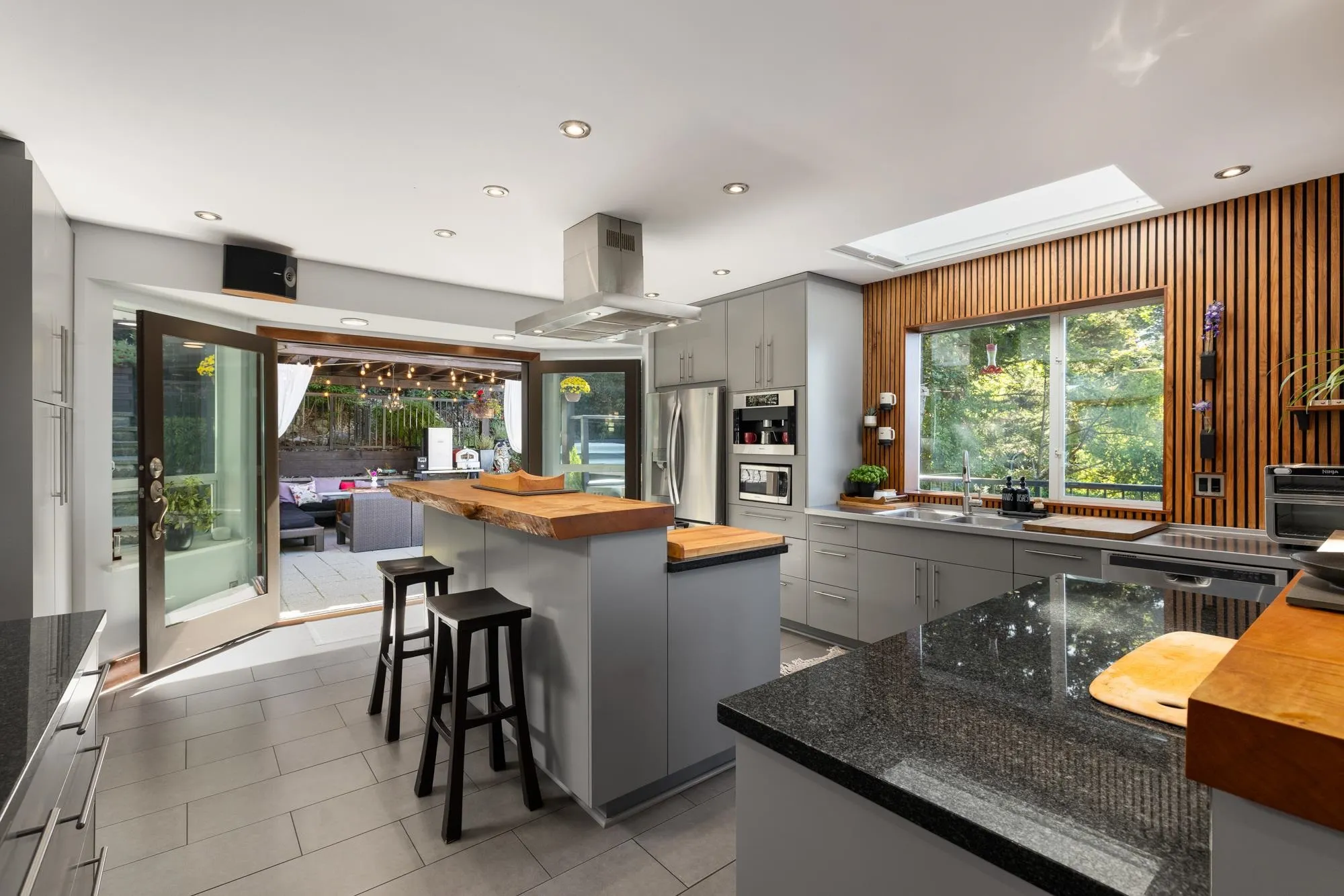 350 Bayview Place