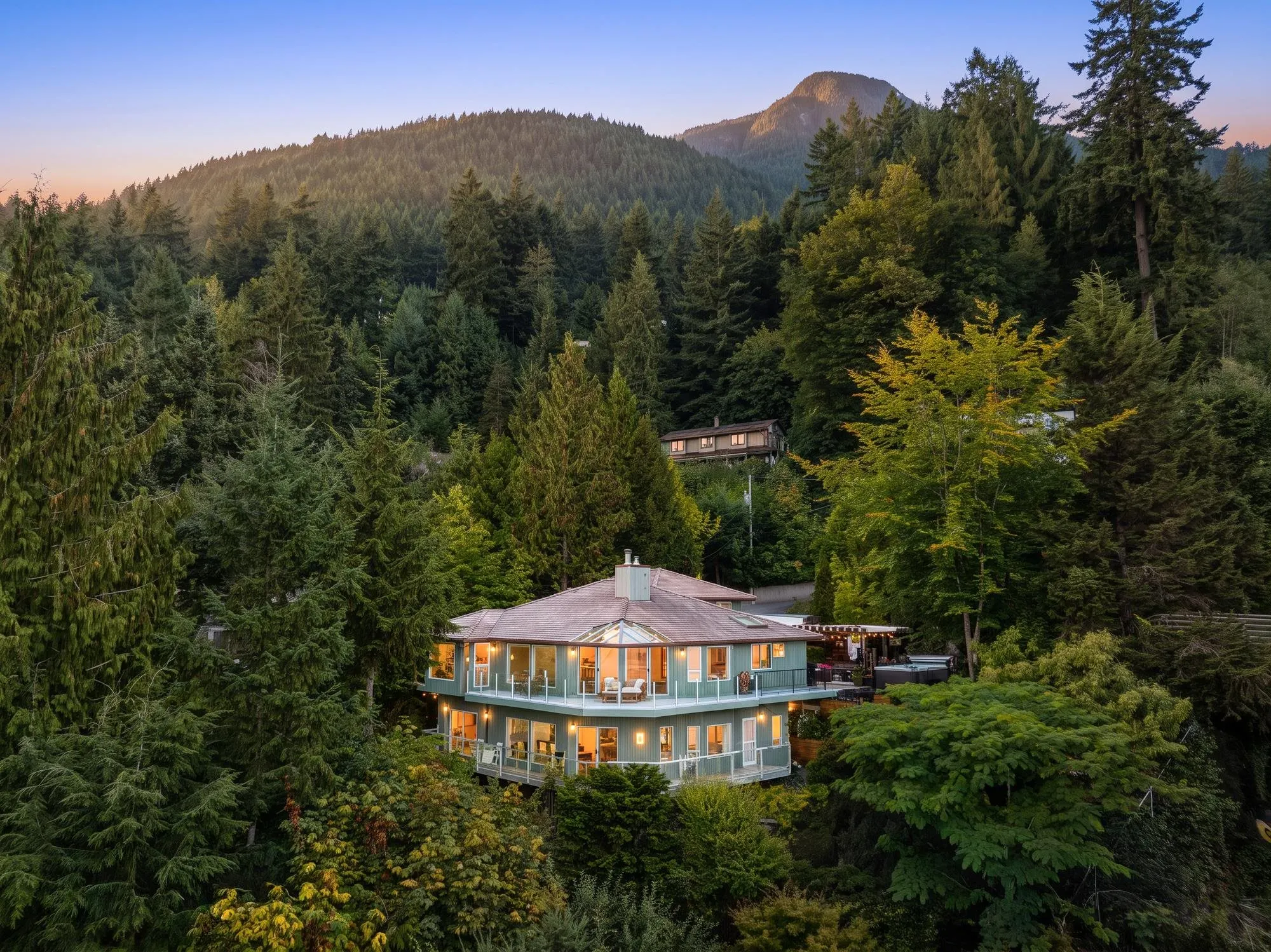 350 Bayview Place