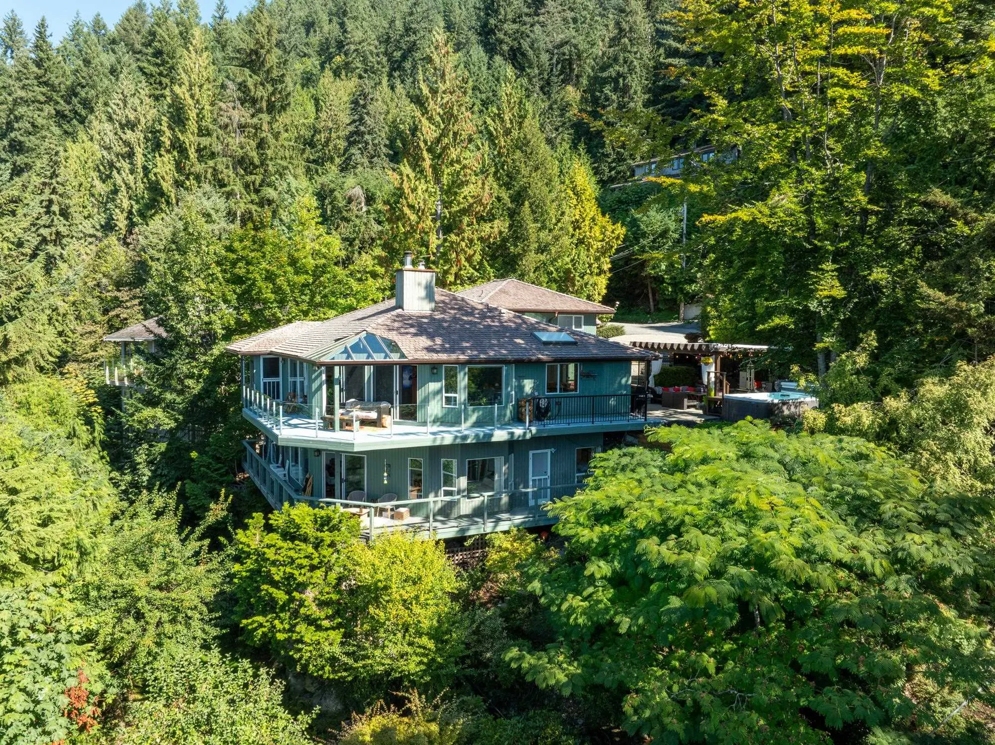 350 Bayview Place