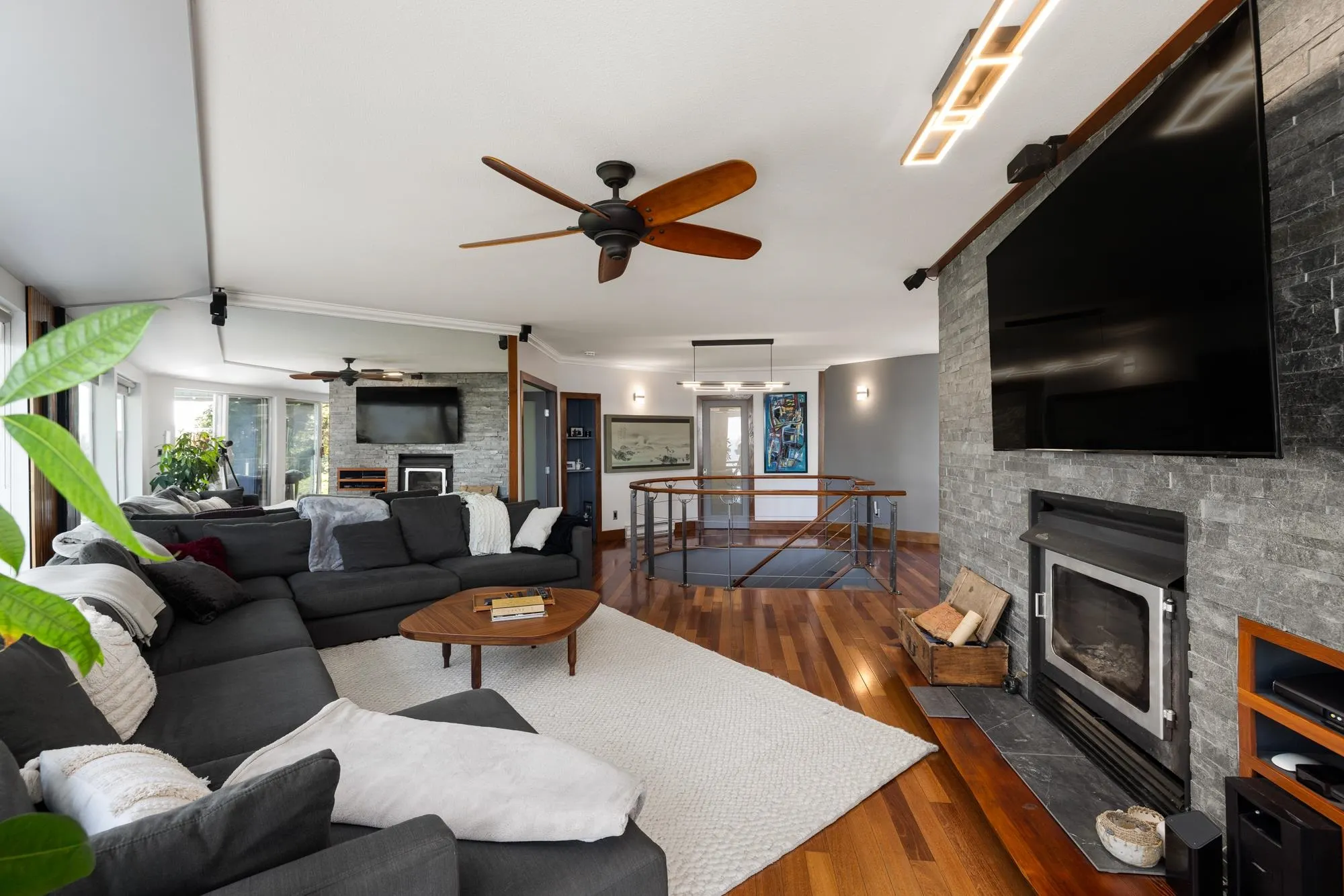 350 Bayview Place