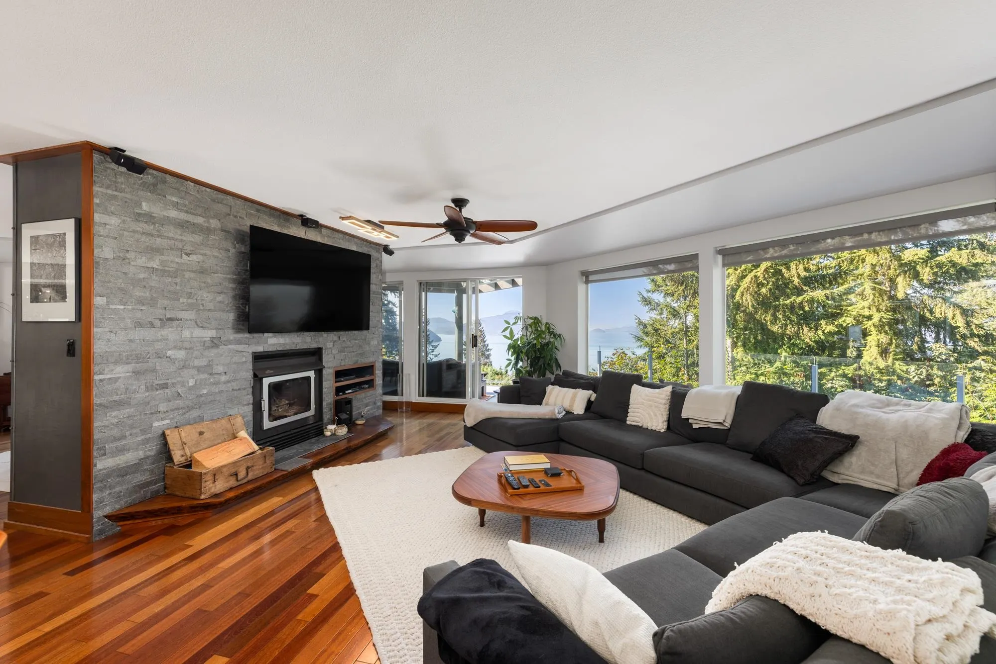 350 Bayview Place