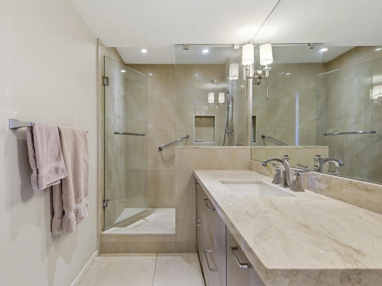 1685 W 14th Avenue #900