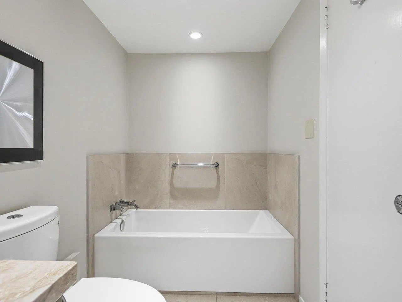 1685 W 14th Avenue #900
