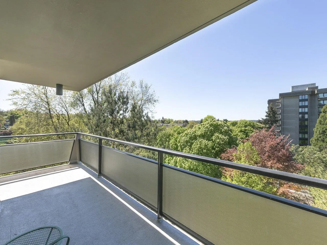1685 W 14th Avenue #900