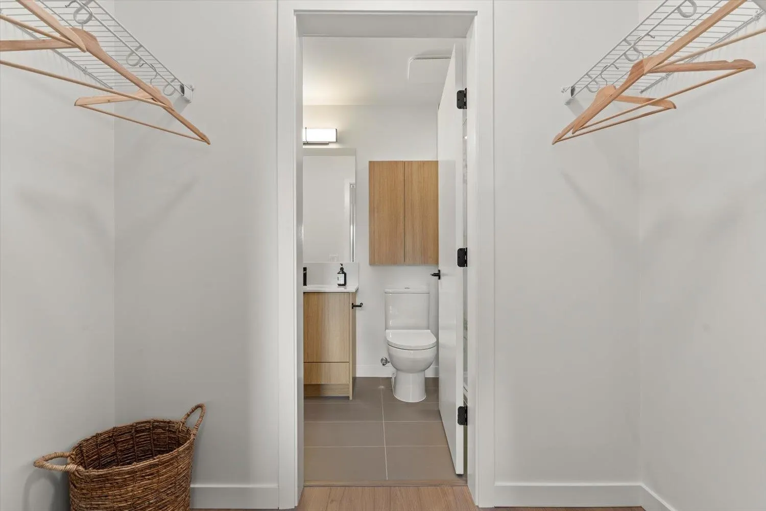 2277 Hawthorne Avenue #207