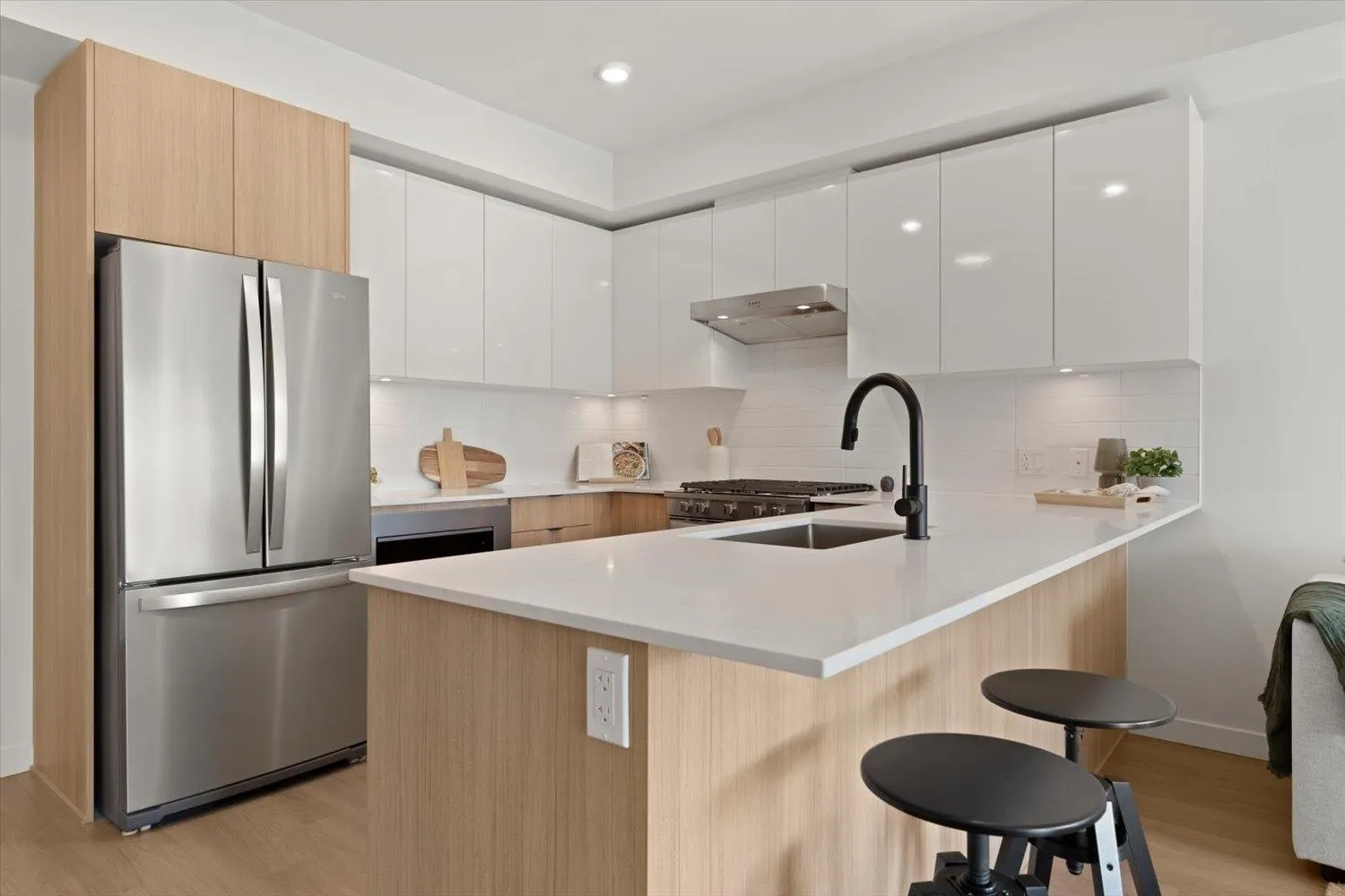 2277 Hawthorne Avenue #207