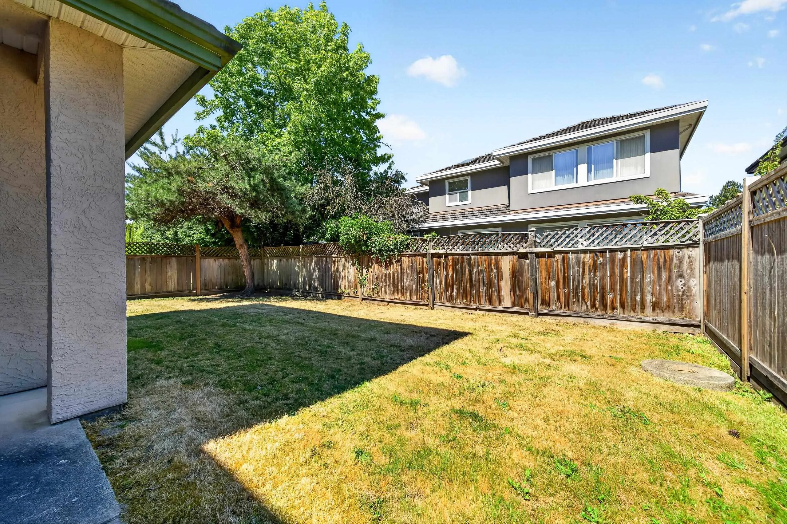 6215 Dunsmuir Crescent