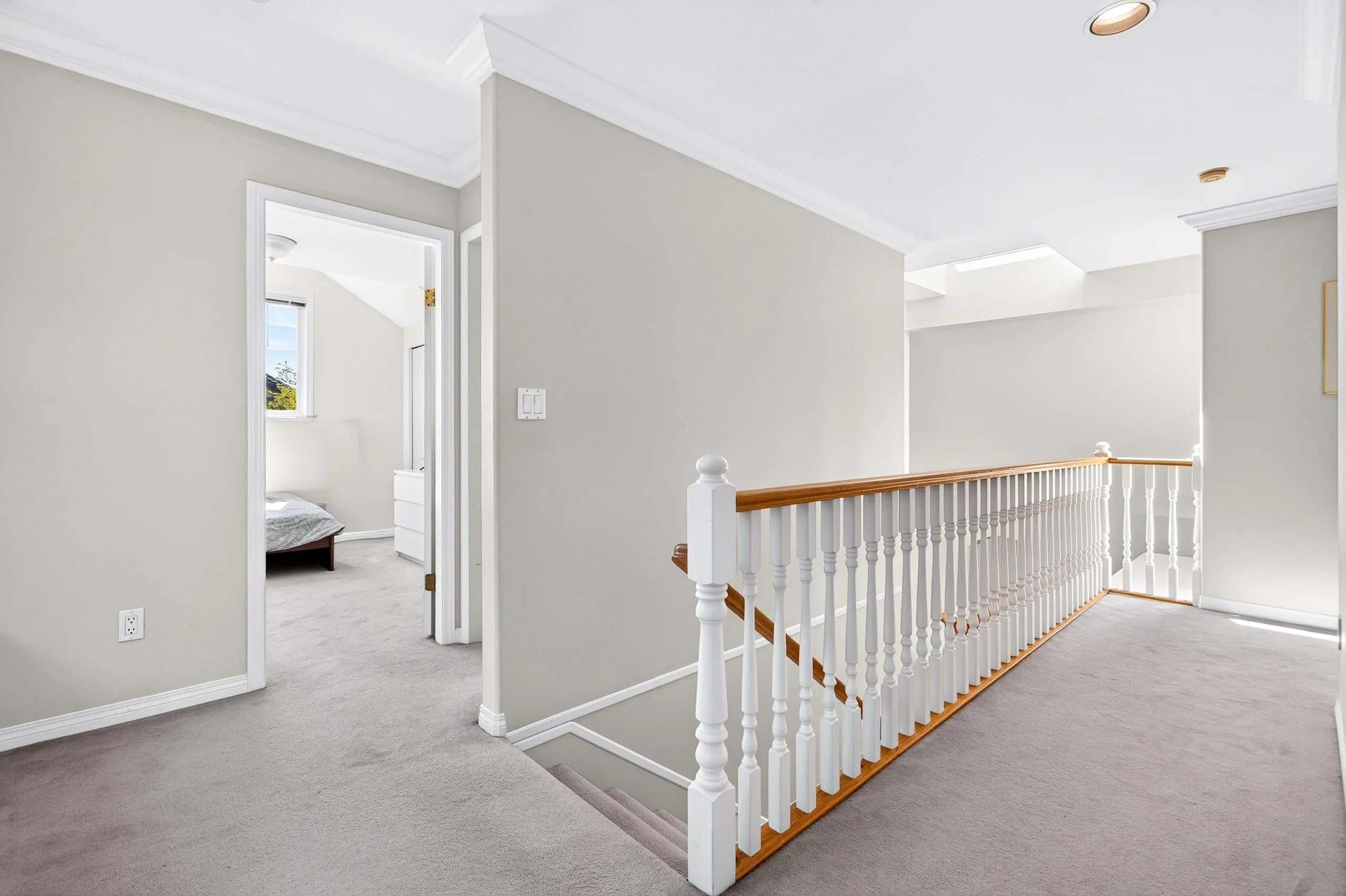 6215 Dunsmuir Crescent