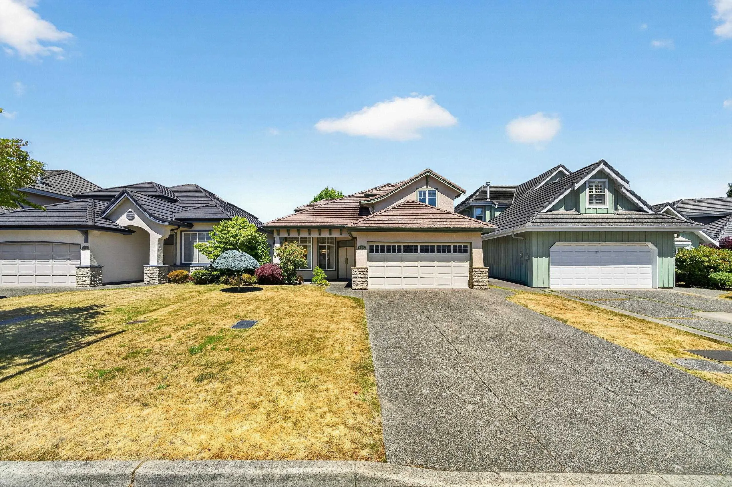 6215 Dunsmuir Crescent