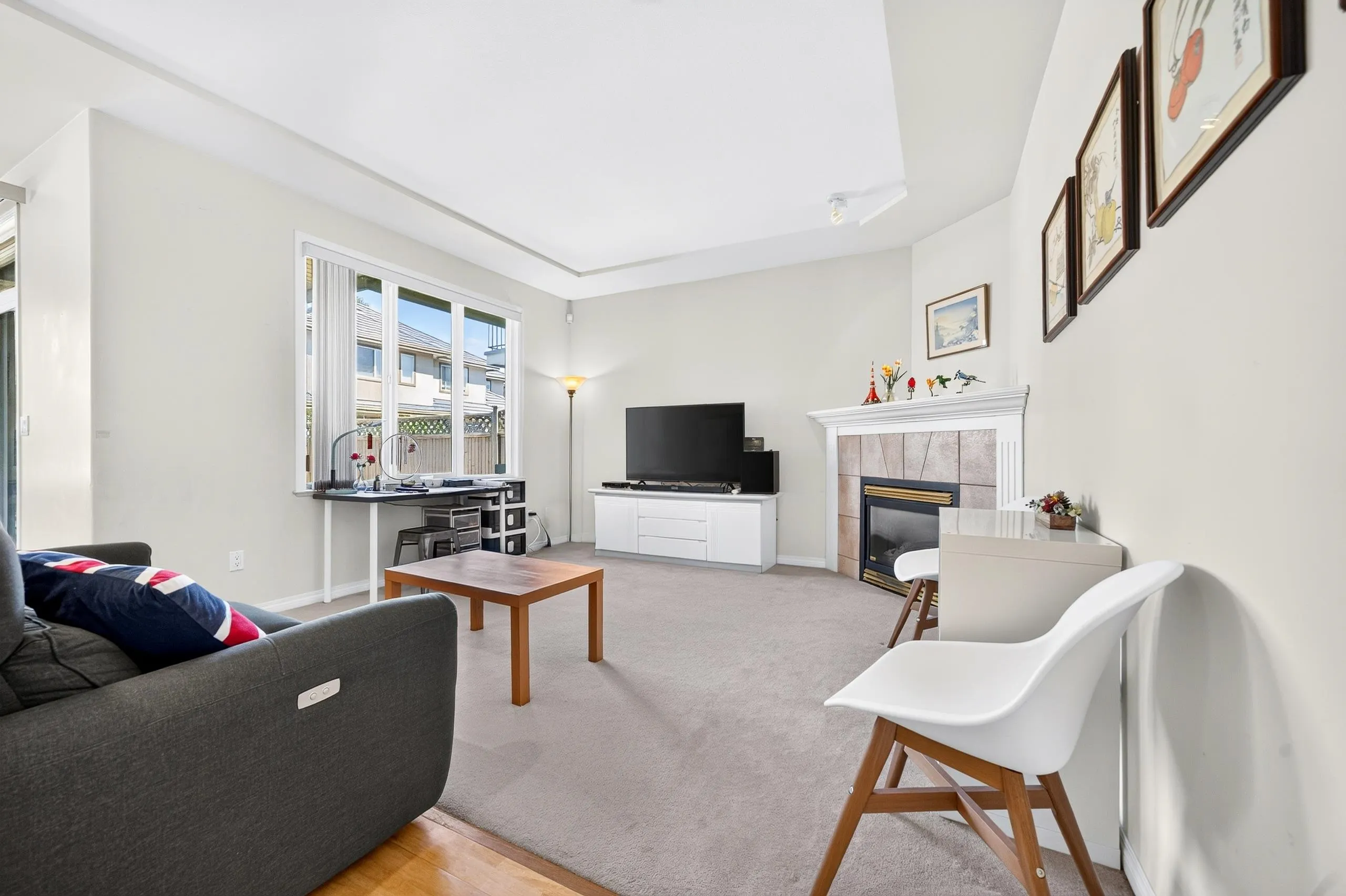6215 Dunsmuir Crescent