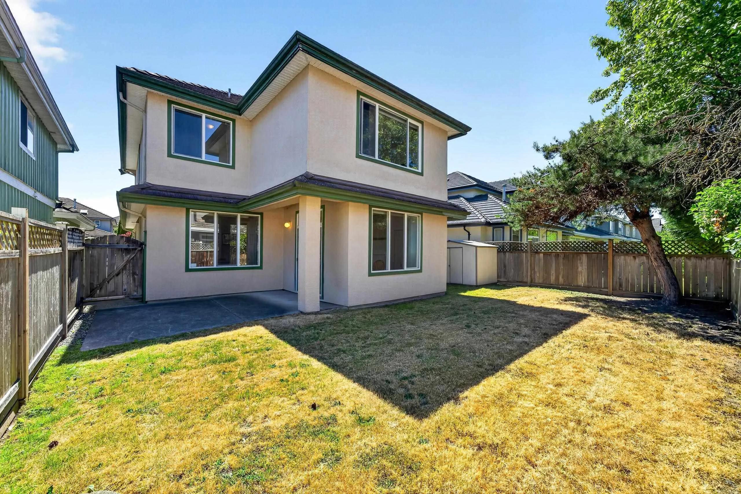 6215 Dunsmuir Crescent