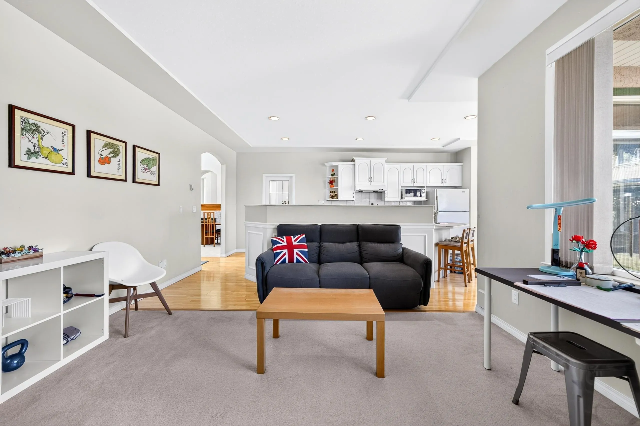 6215 Dunsmuir Crescent