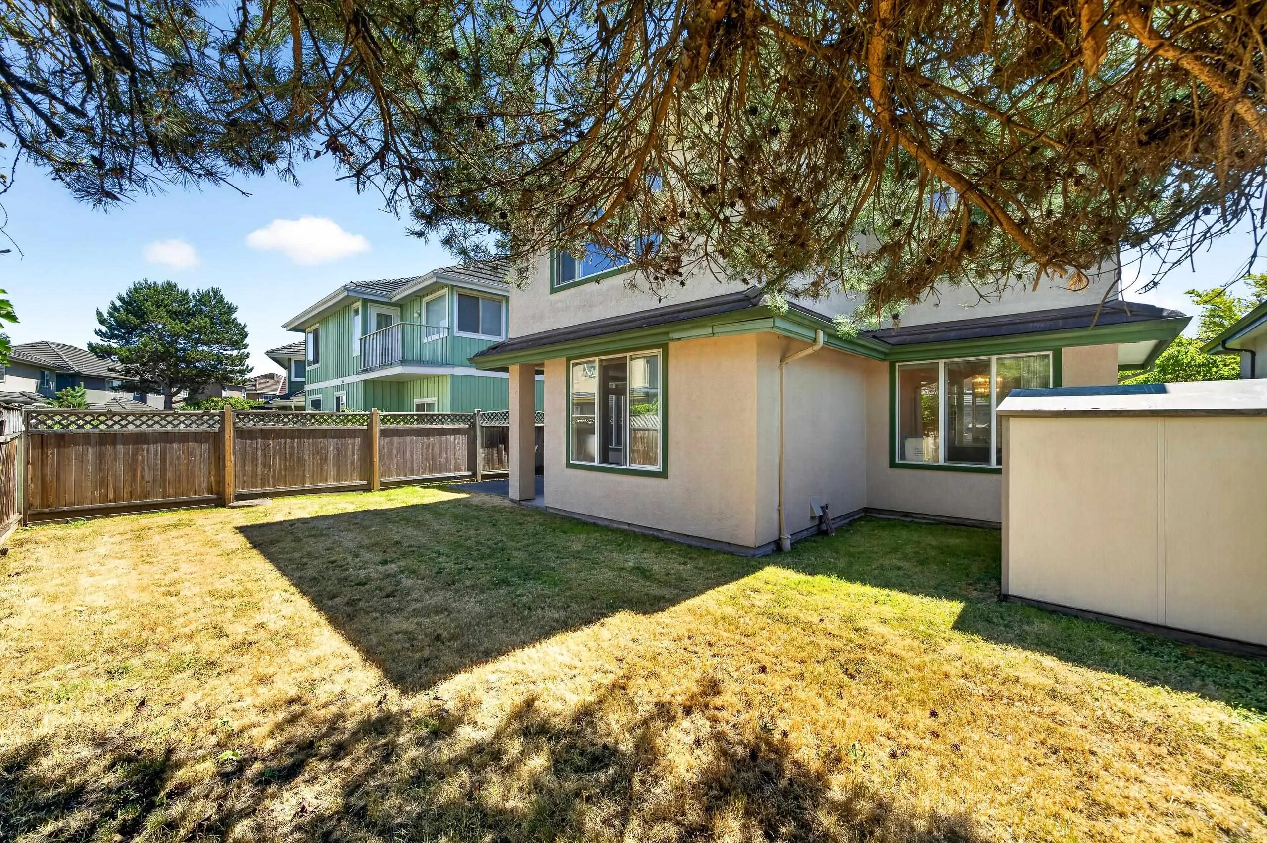 6215 Dunsmuir Crescent