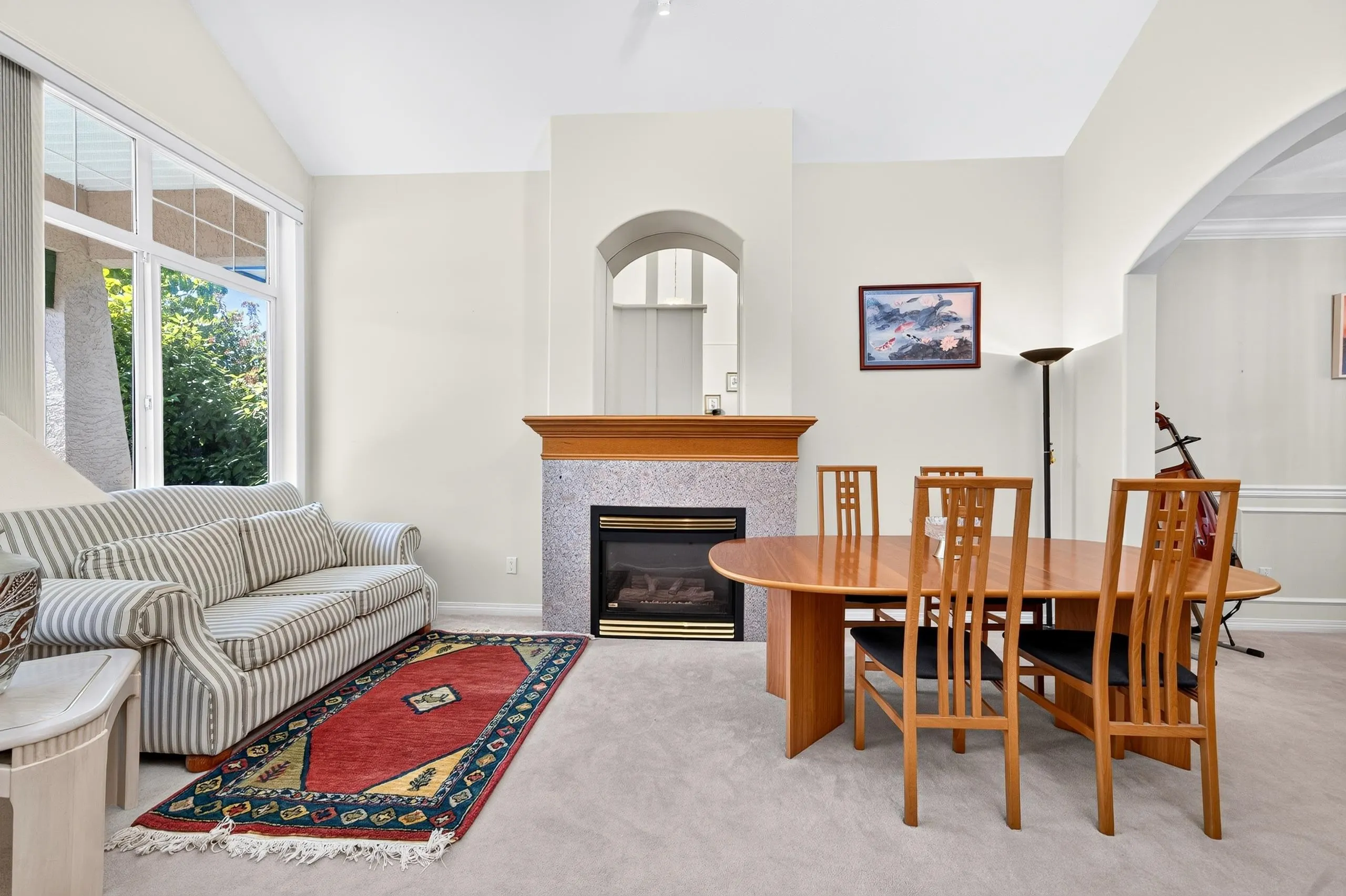 6215 Dunsmuir Crescent