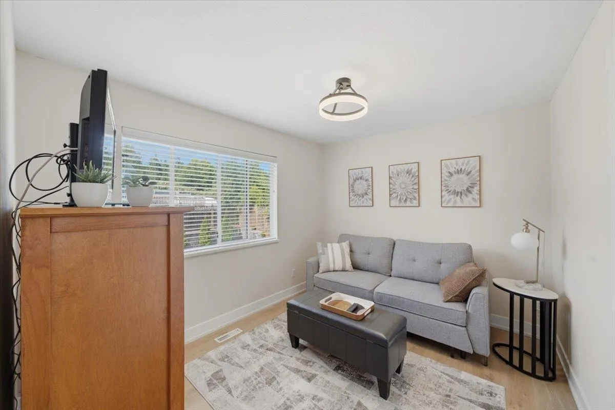 2893 Delahaye Drive