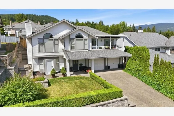 2893 Delahaye Drive