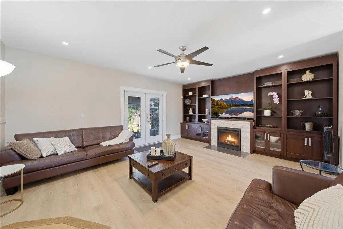 2893 Delahaye Drive