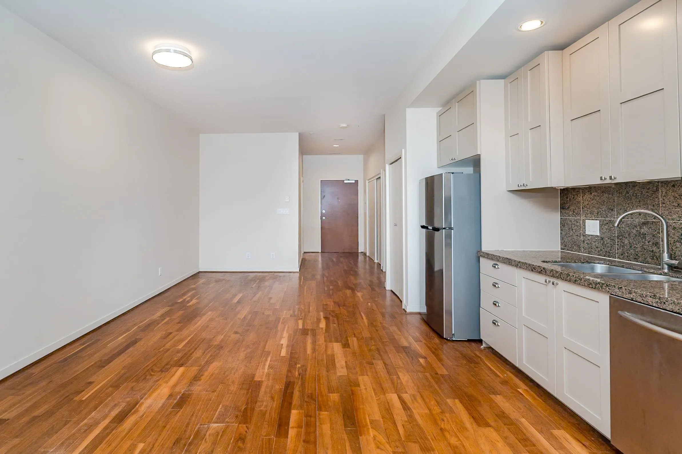 1333 W Georgia Street #1113
