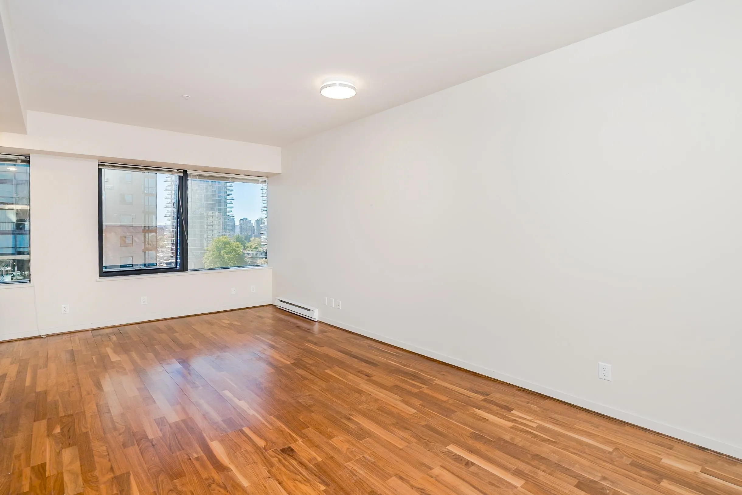 1333 W Georgia Street #1113