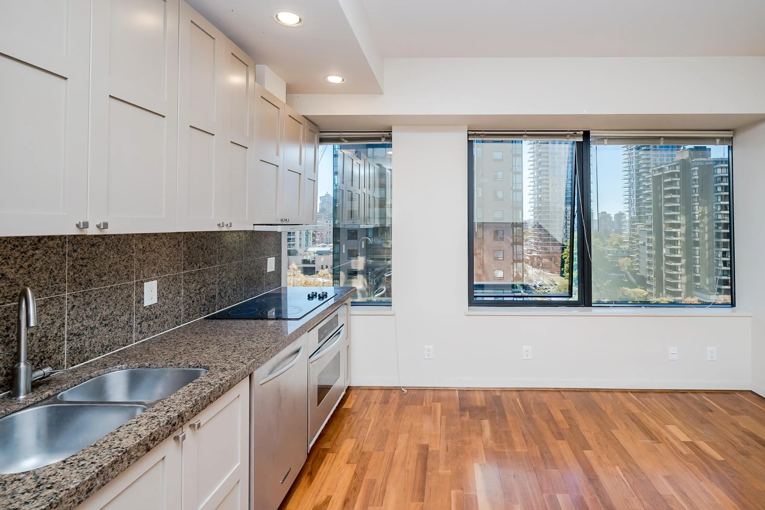 1333 W Georgia Street #1113