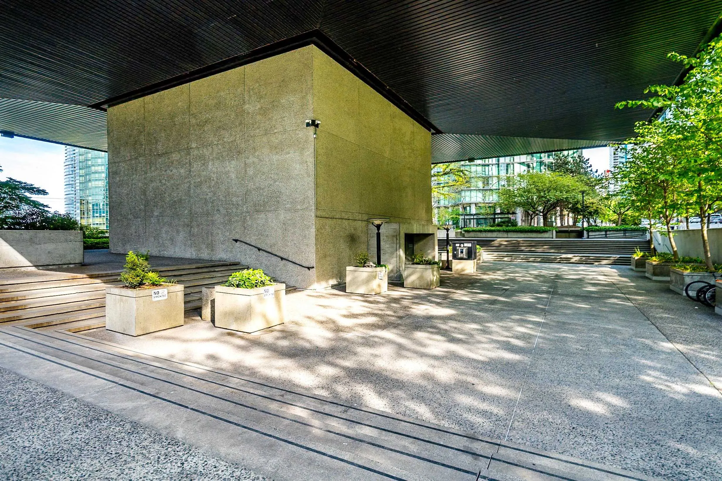 1333 W Georgia Street #1113