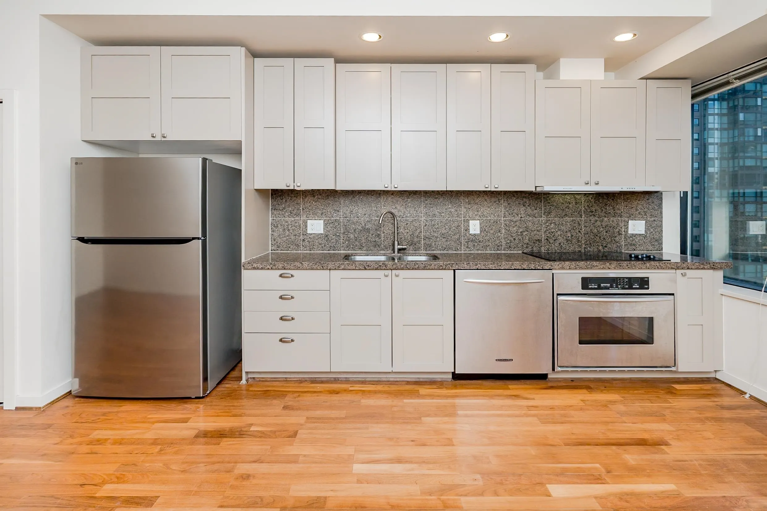 1333 W Georgia Street #1113
