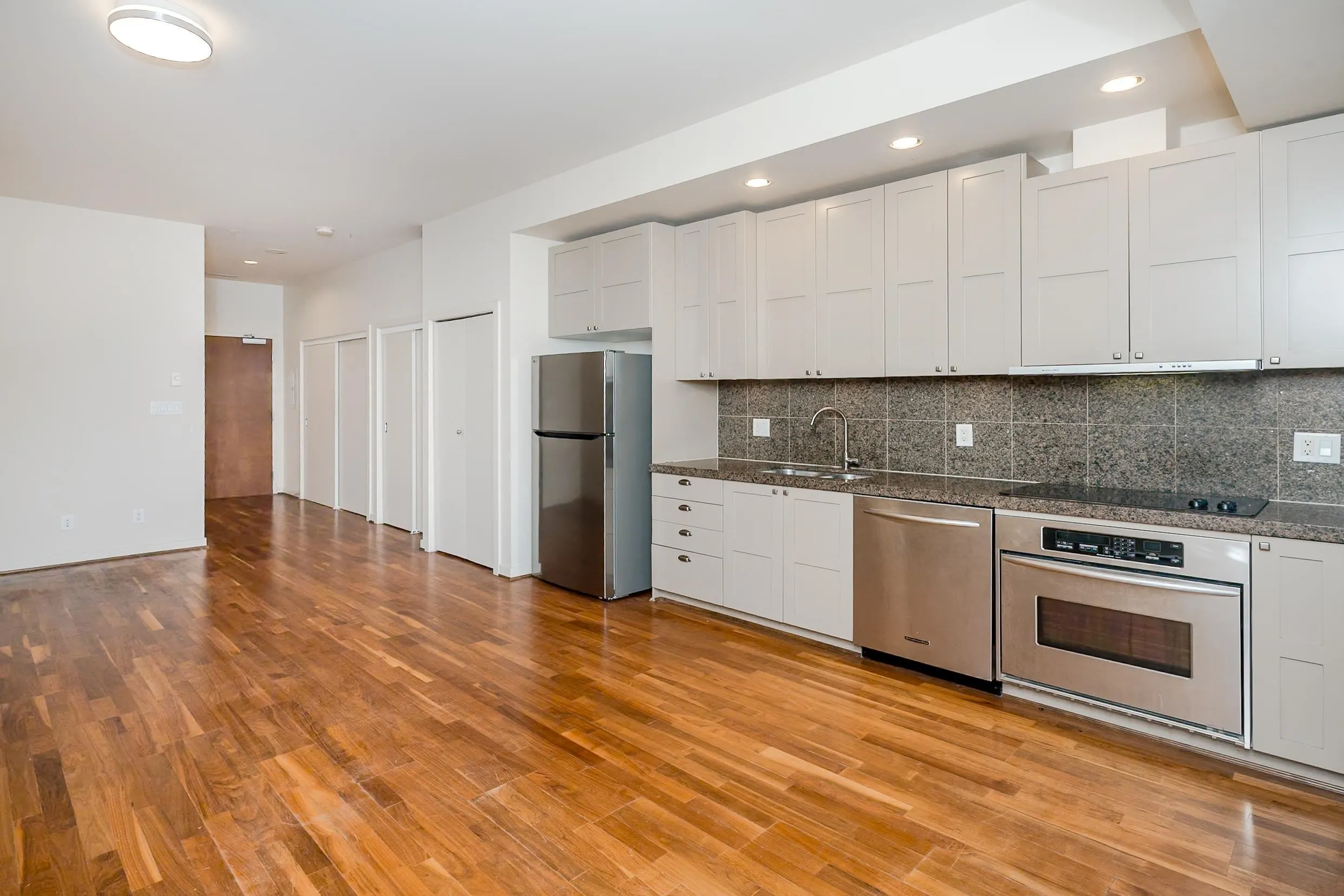 1333 W Georgia Street #1113