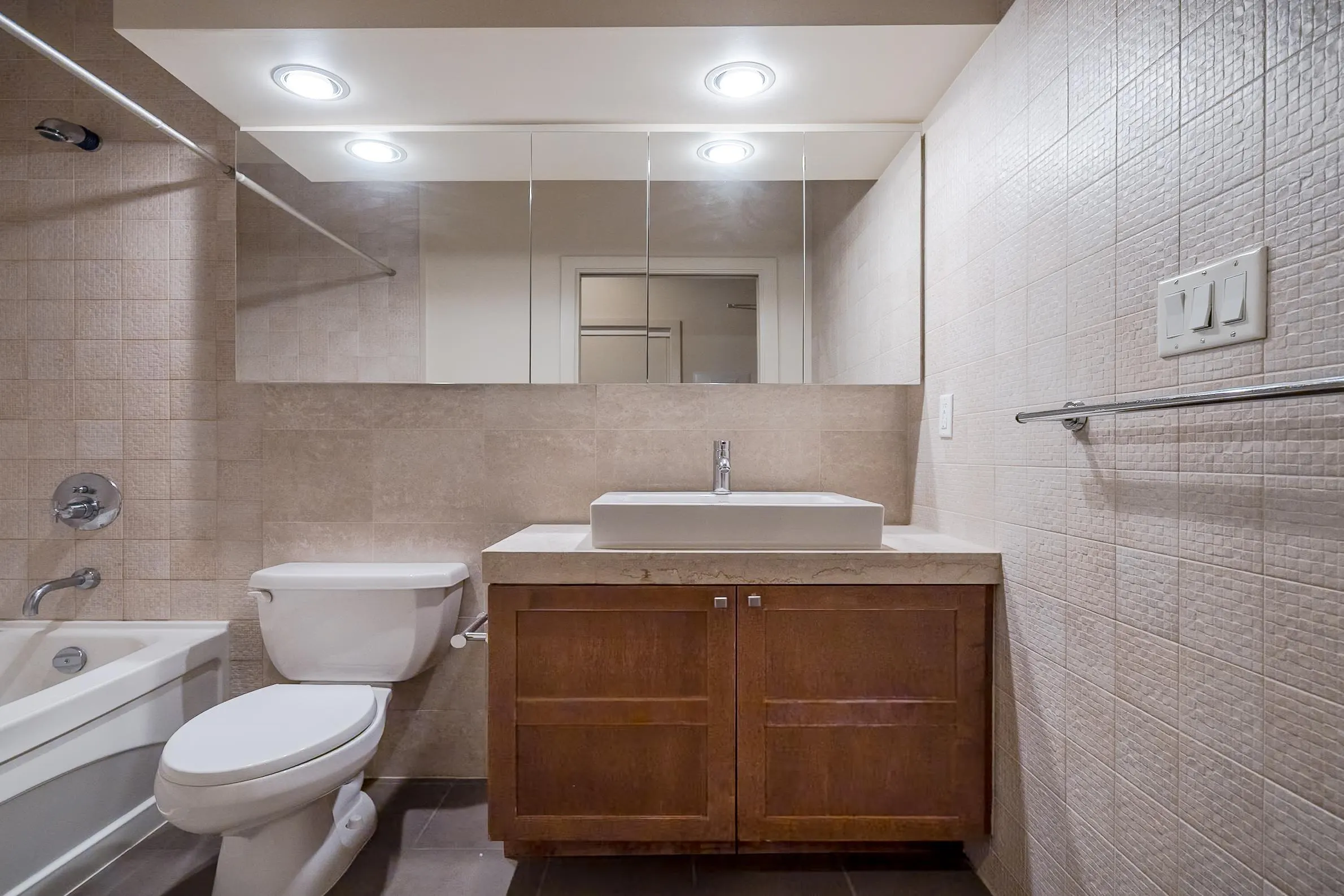 1333 W Georgia Street #1113