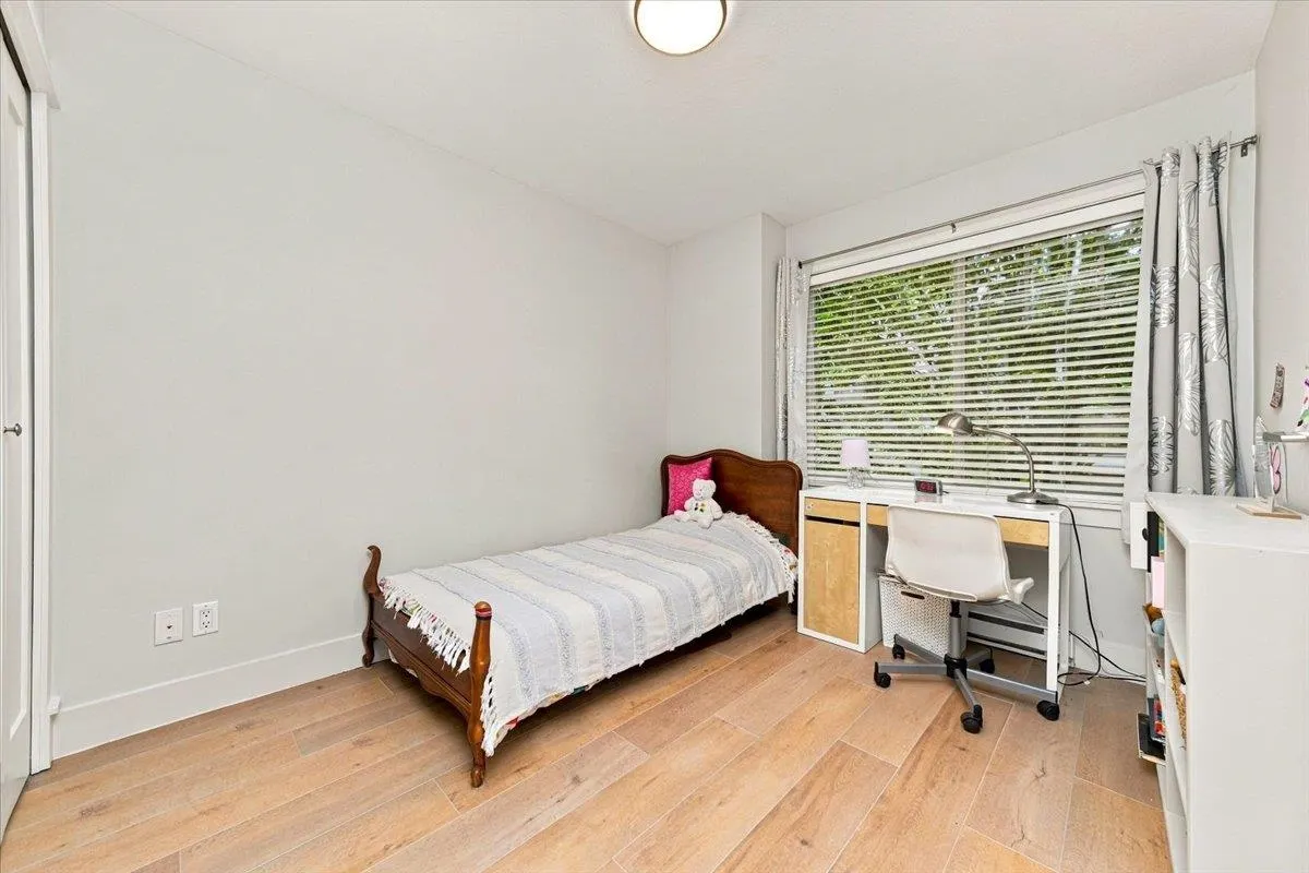 2689 Parkway Drive #6