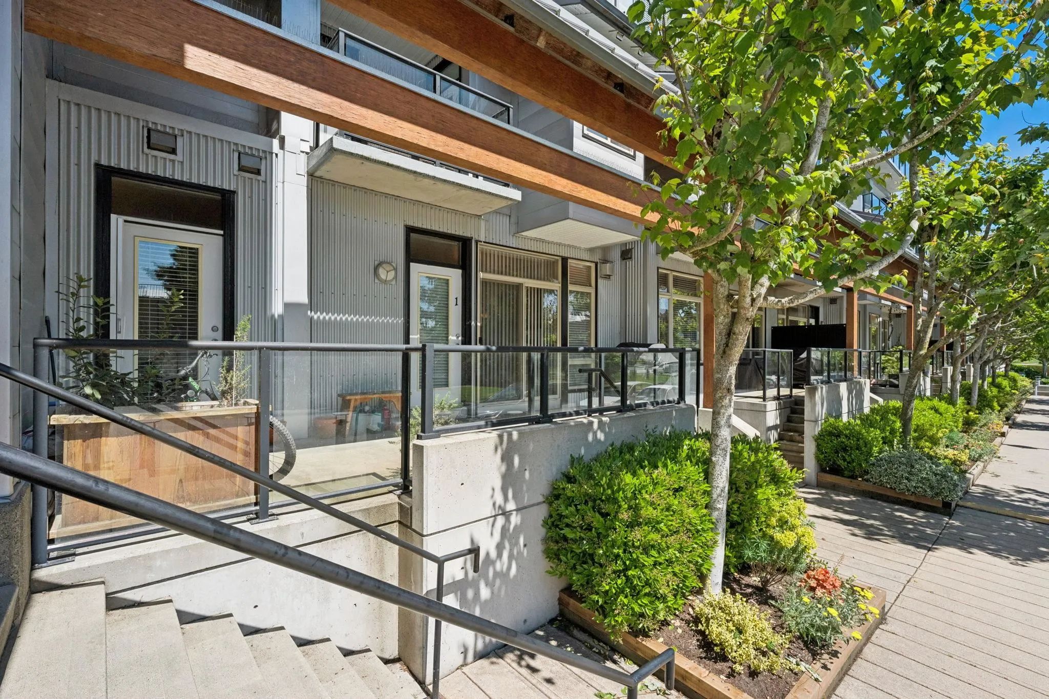 6233 London Road #1