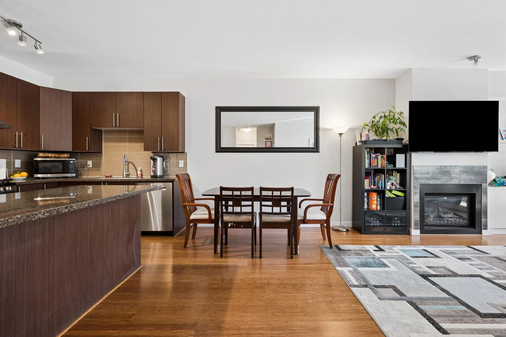 6233 London Road #1