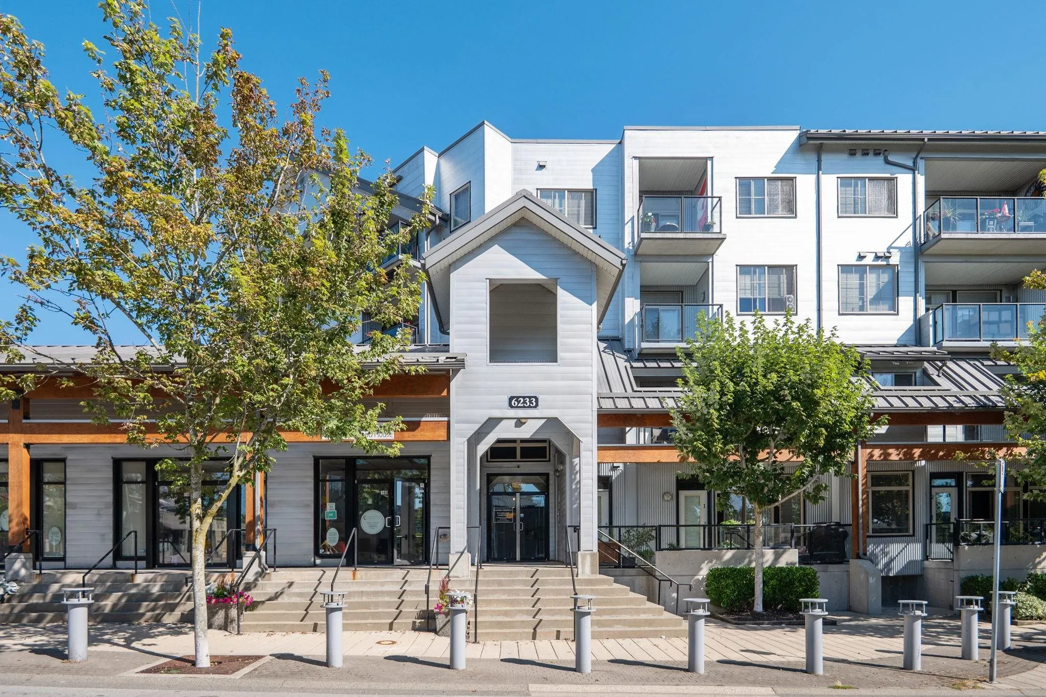 6233 London Road #1