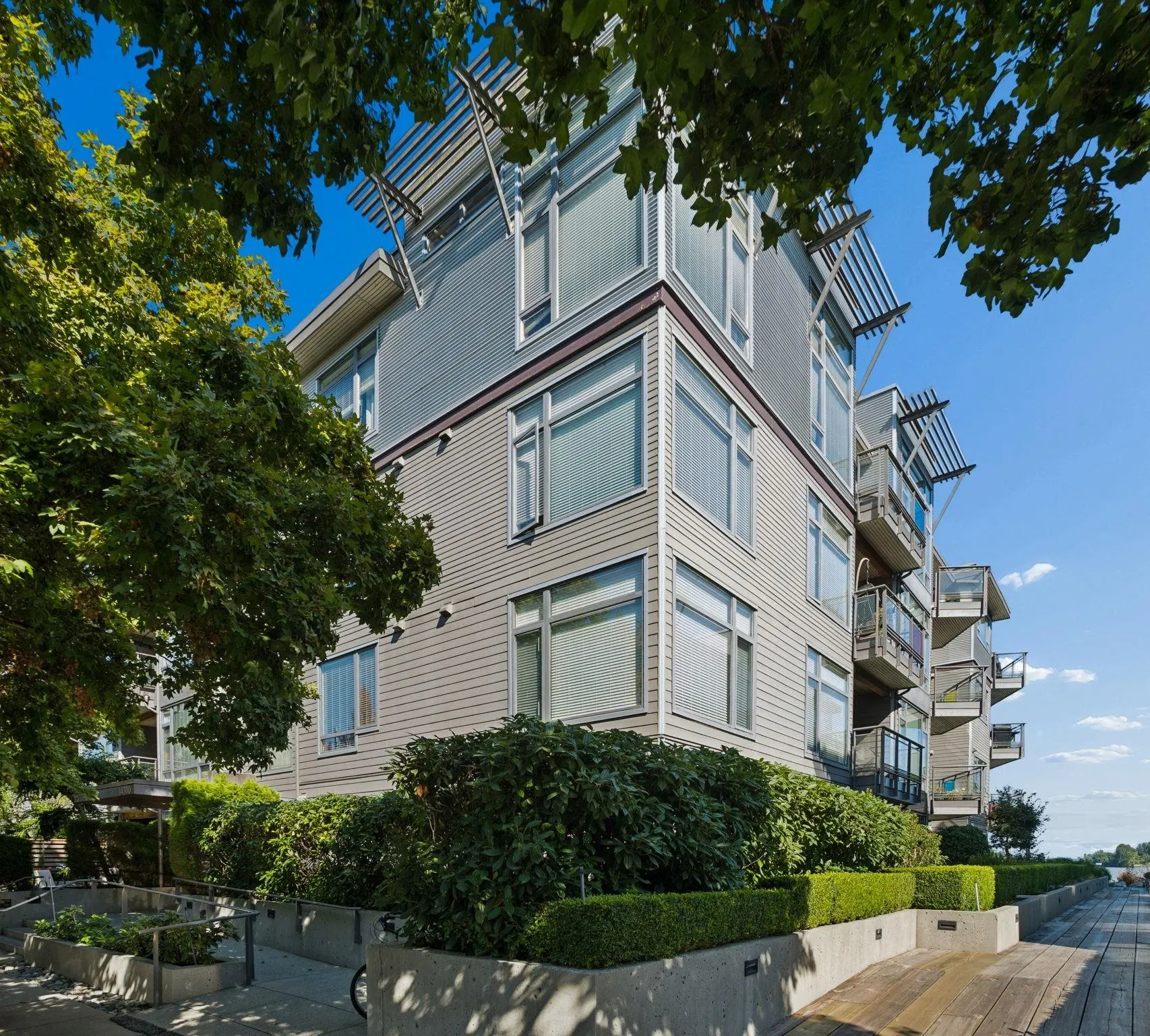 14300 Riverport Way #201