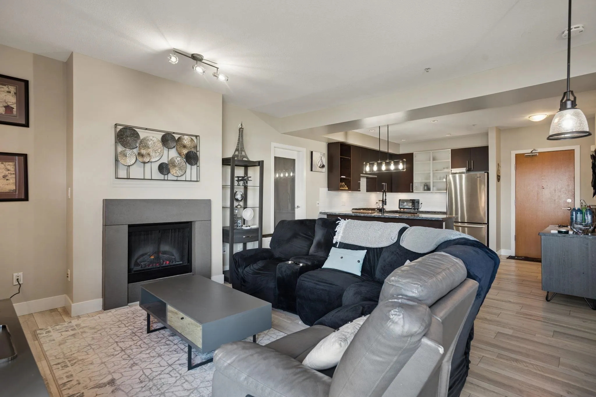 14300 Riverport Way #201
